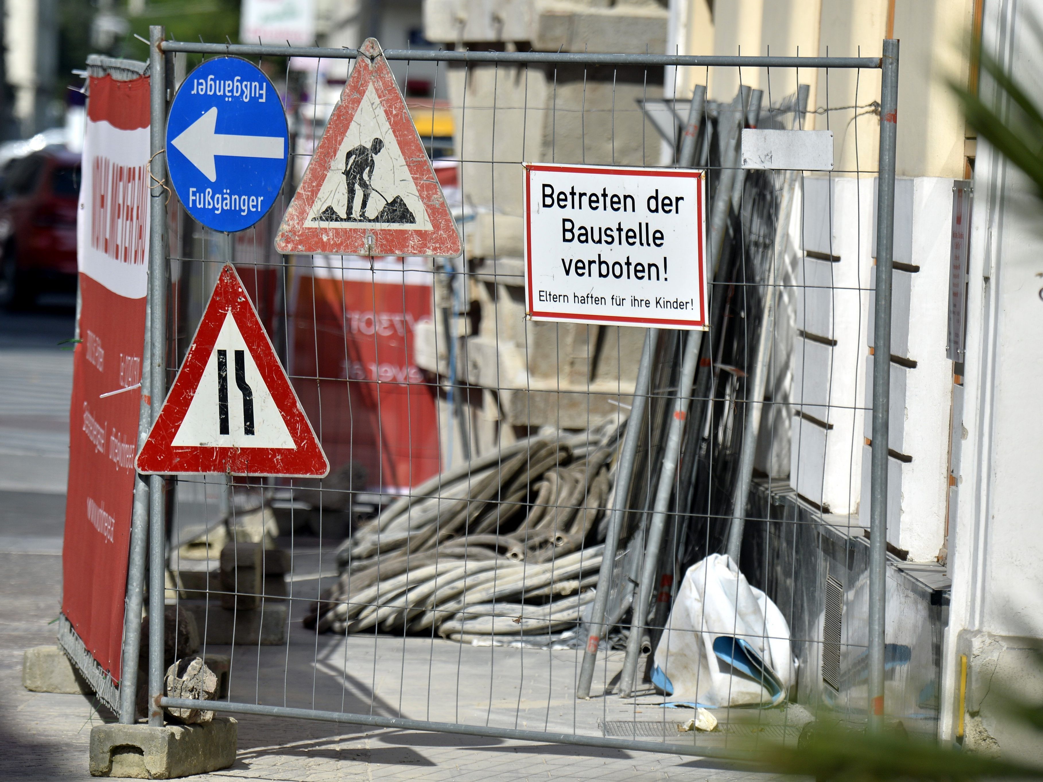 Bis Ende August wird es zu Bauarbeiten kommen. Bis Ende August wird es zu Bauarbeiten kommen.
