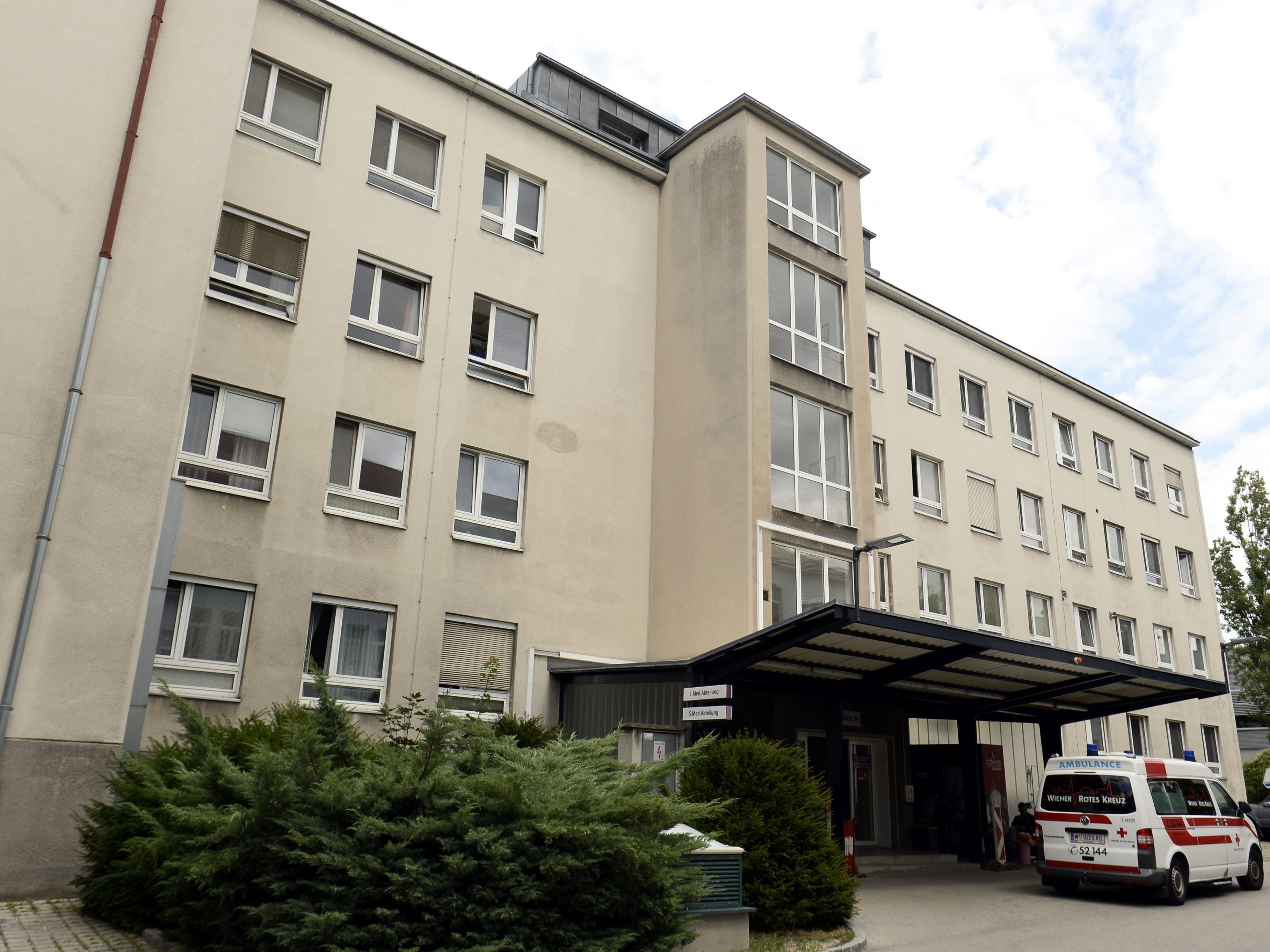 Vor kurzem kam es im SMZ Süd zu einer Messerattacke auf einen Arzt. Vor kurzem kam es im SMZ Süd zu einer Messerattacke auf einen Arzt.