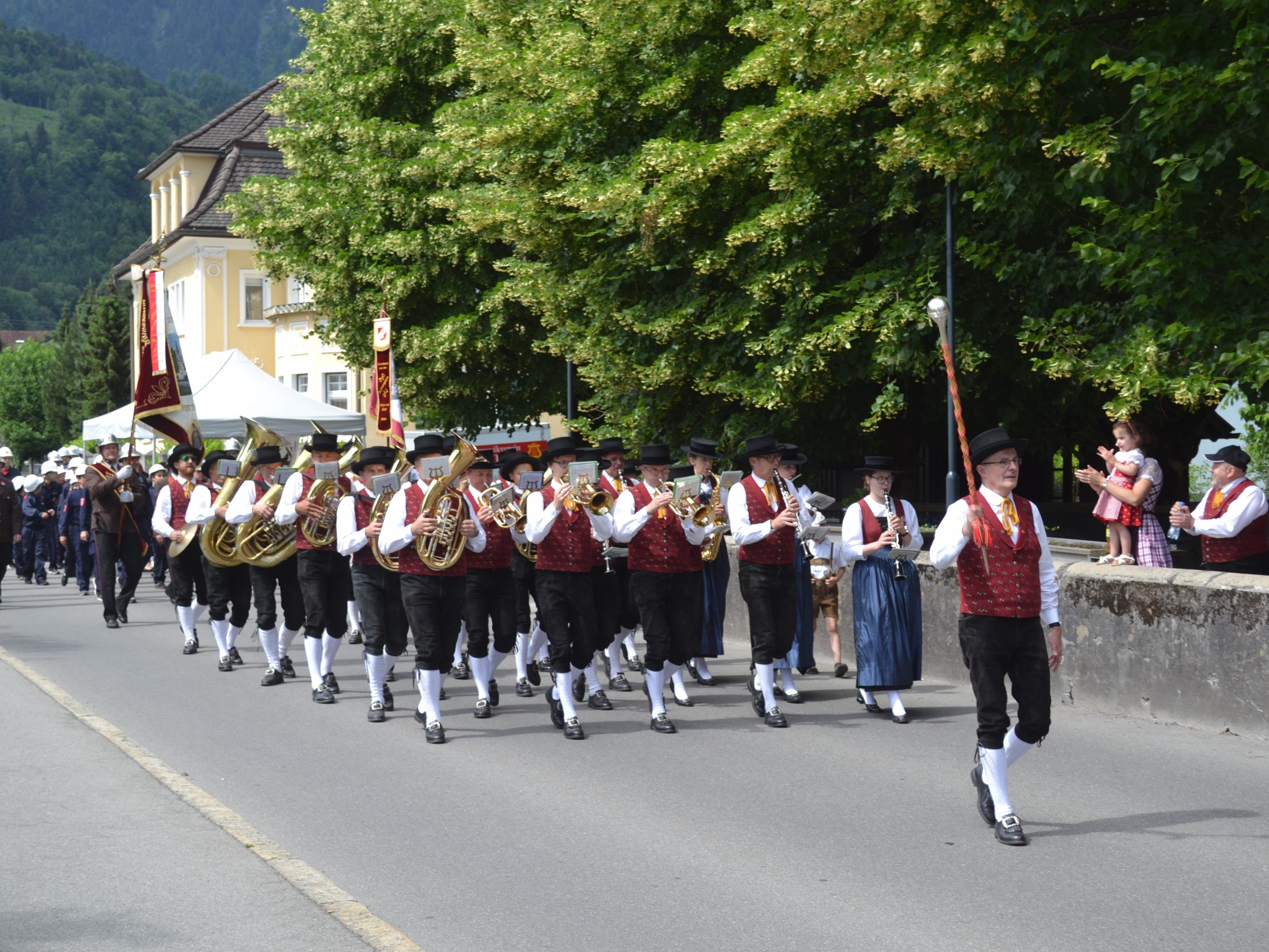 Die Bürgermusik spielt auf ...