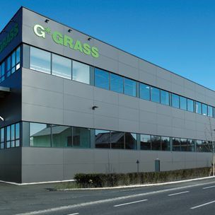 Grass beschäftigt knapp 2.000 Mitarbeiter an 18 Standorten und hat mehr als 200 Vertriebspartner in 60 Ländern.