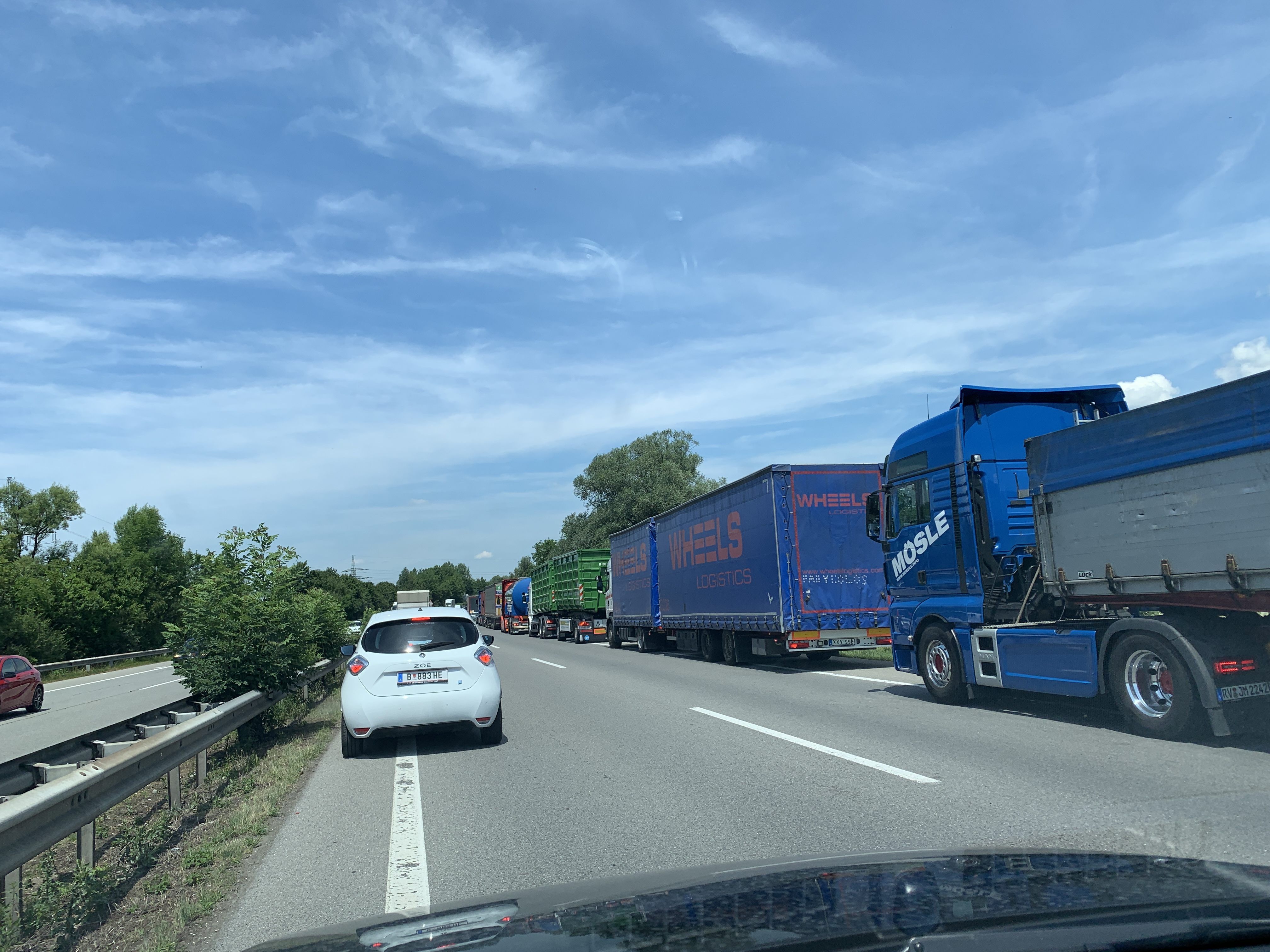 Es staut sich schon bis Dornbirn Nord.