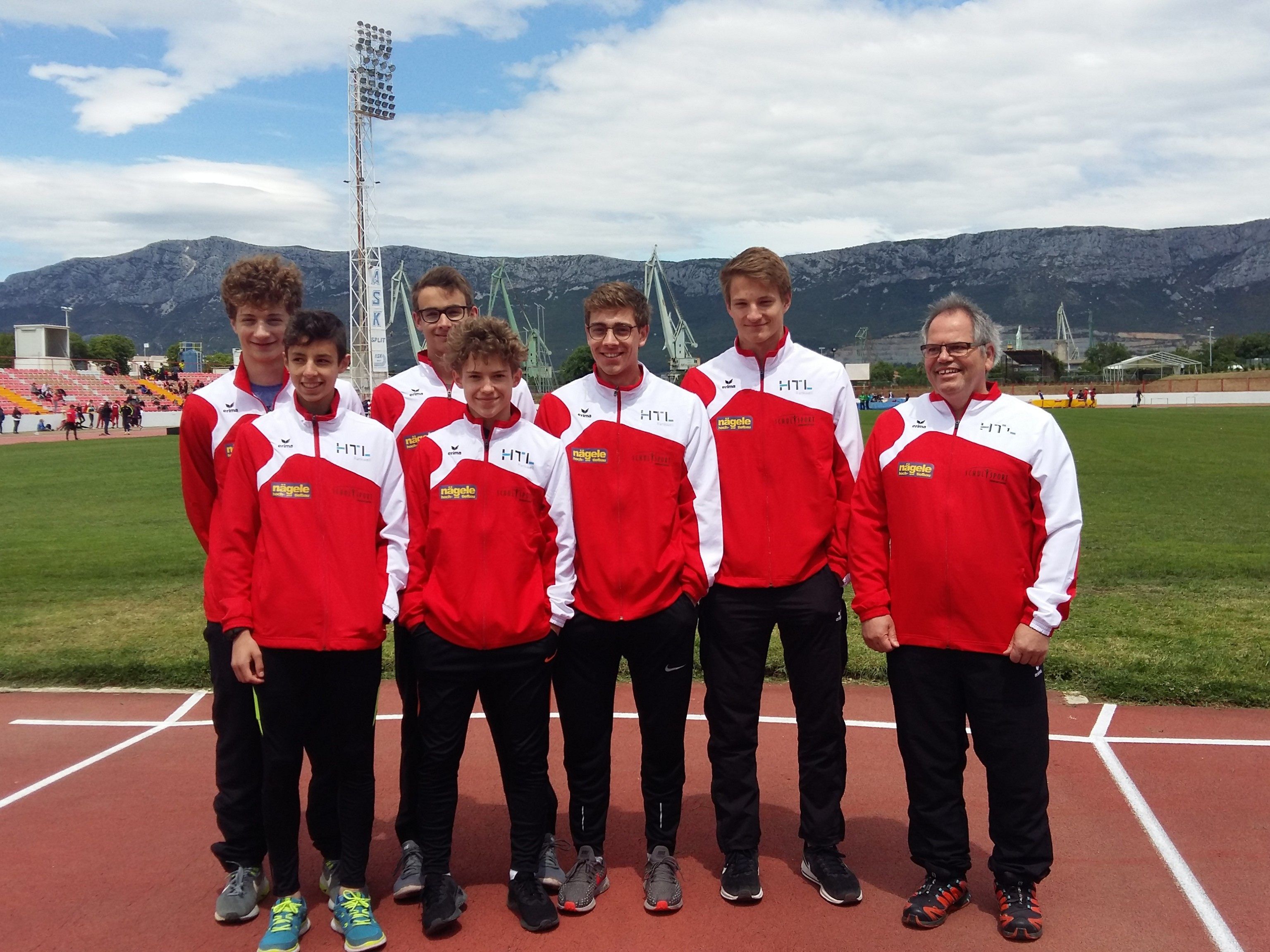 v.li.: Martin Berschtler, Timo Schett, Max Schneider, Lino Ritter, Clemens Fröhlich, Daniel Bertschler, Mag. Hubert Winkler (Coach). v.li.: Martin Berschtler, Timo Schett, Max Schneider, Lino Ritter, Clemens Fröhlich, Daniel Bertschler, Mag. Hubert Winkler (Coach).