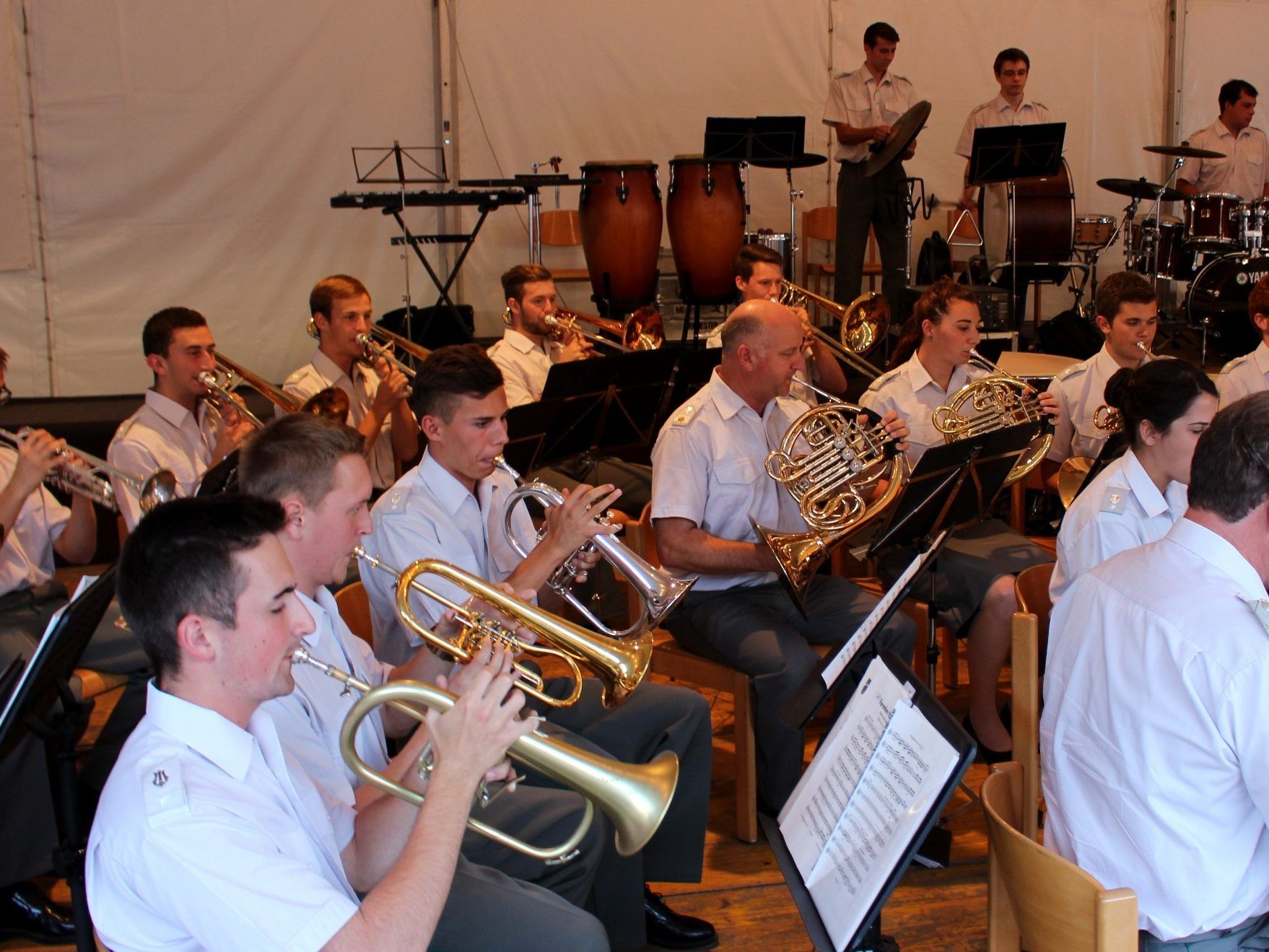 Blasmusik vom Feinsten mit der Militärmusik Vorarlberg beim „Sommerkonzert 2019“ in der Dorffest-Open-Air-Arena im Lochauer Schulhof.