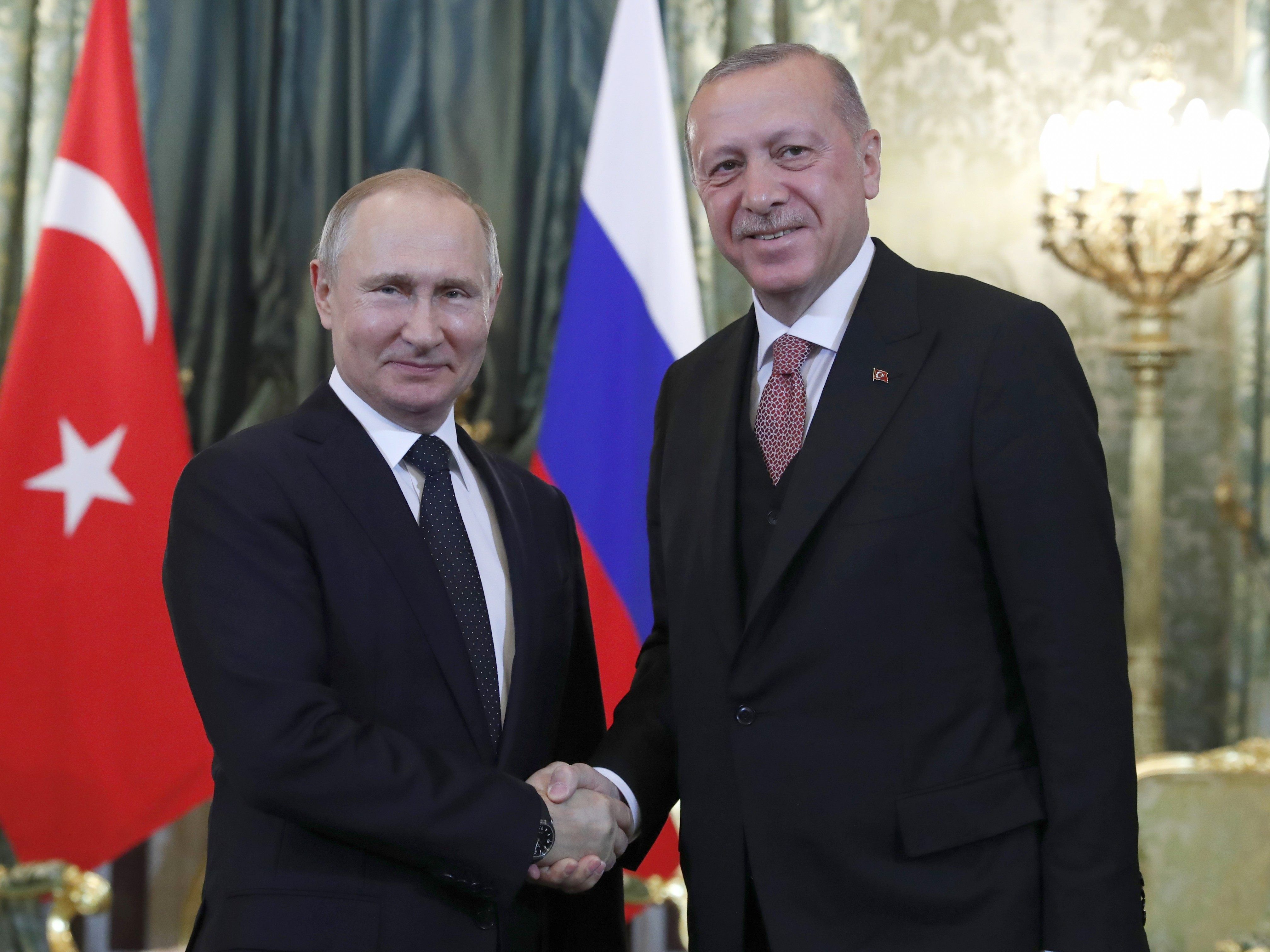 Nach einem Luftabwehrsystem soll Russland nun auch Kampfjets an die Türkei liefern. Nach einem Luftabwehrsystem soll Russland nun auch Kampfjets an die Türkei liefern.