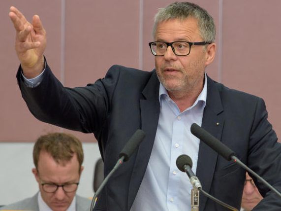 Der Klubobmann bedauert die Vorgangsweise von SPÖ, FPÖ, Grünen und Neos