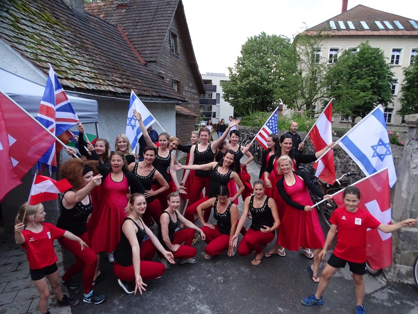 Die Hohenemser Tanztruppe „Dance Motion“ begrüßte die Gäste aus Israel und der Schweiz.