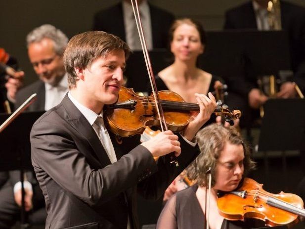 Pawel Zalejski mit SOV-Kollegen: Die ersten Geigen stürmen vorne, die zweiten sind das Mittelfeld.