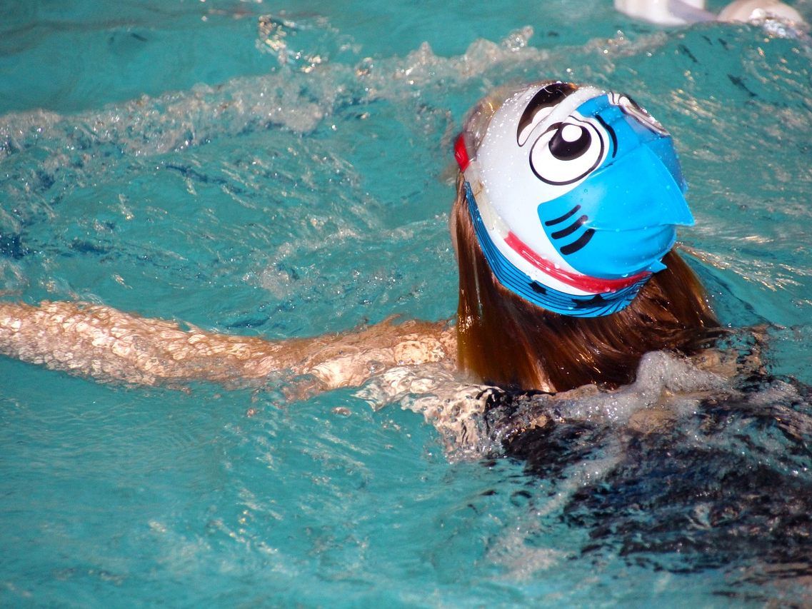 Die Wiener Bäder bieten Schwimmkurse für Kinder und Jugendliche. Die Wiener Bäder bieten Schwimmkurse für Kinder und Jugendliche.