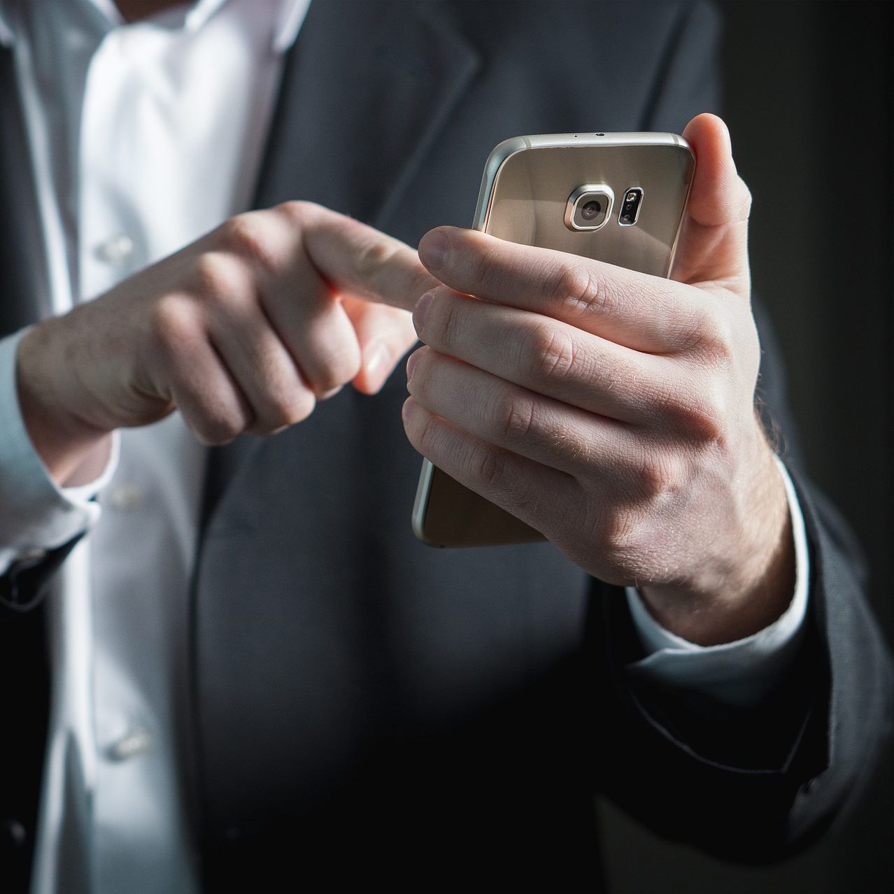 Bei Handytarifen sollte man immer die Nebenkosten beachten.