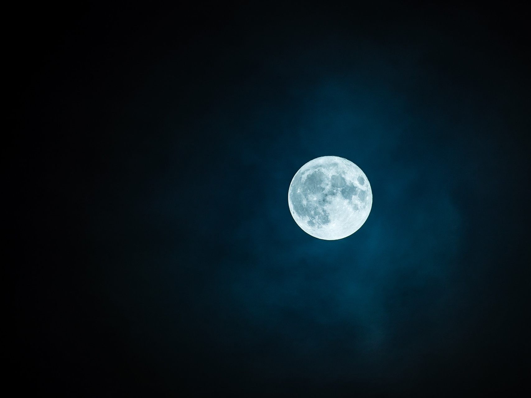 Wer etwas vom Mond sehen will, muss nicht 380.000 Kilometer reisen, es reicht der Weg ins NHM Wien.