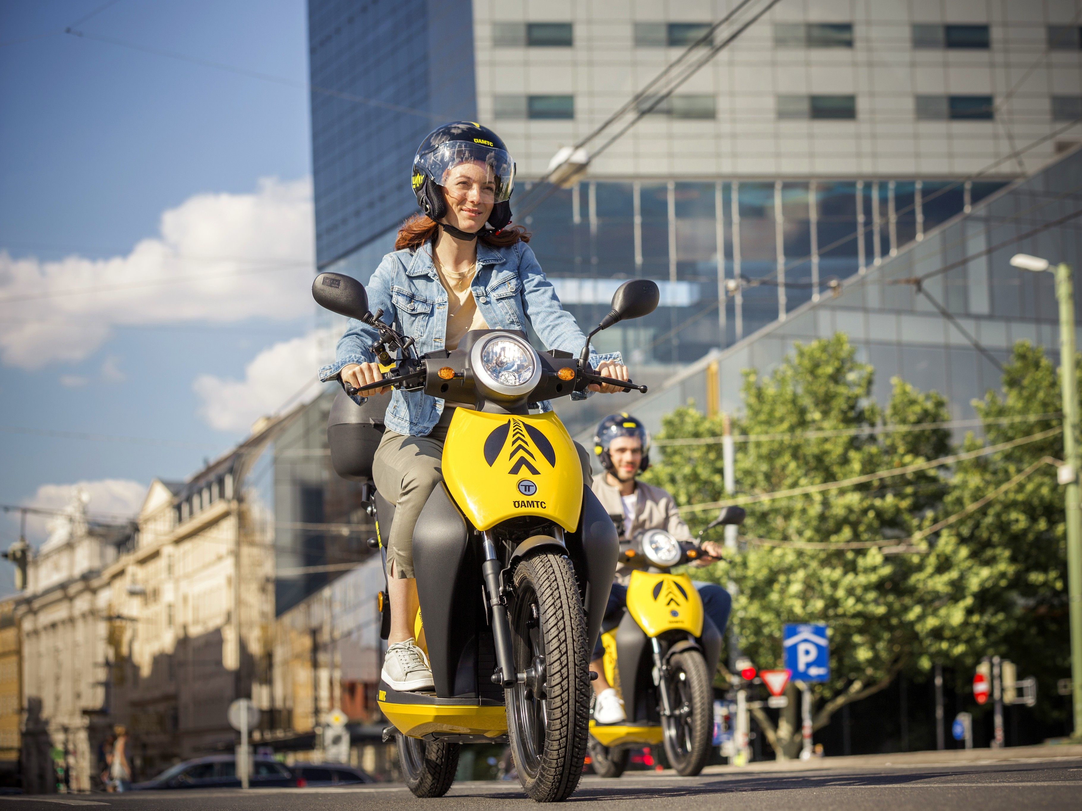 300 E-Scooter von ÖAMTC können in Wien gemietet werden. 300 E-Scooter von ÖAMTC können in Wien gemietet werden.