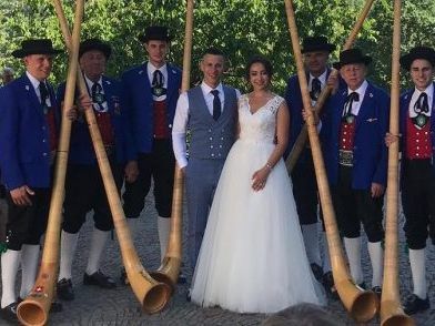 Riccarda und Michael gaben sich am 28. Juni in der Kapelle St.Martin in Beschling das Jawort.