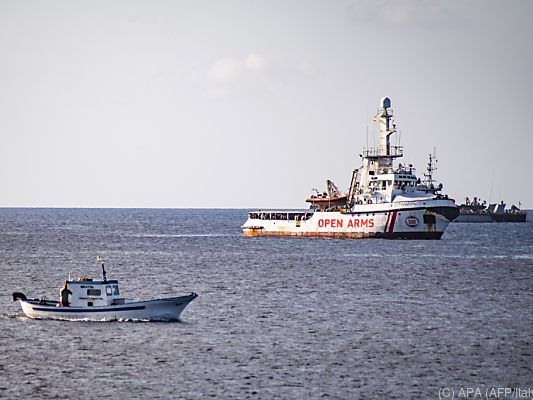 Das Schiff ist seit knapp 20 Tagen auf dem Mittelmeer blockiert Das Schiff ist seit knapp 20 Tagen auf dem Mittelmeer blockiert