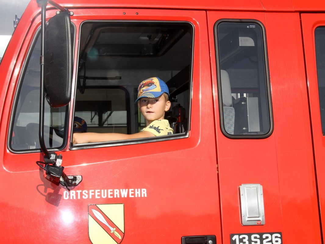 Einmal im Feuerwehrauto probesitzen!!