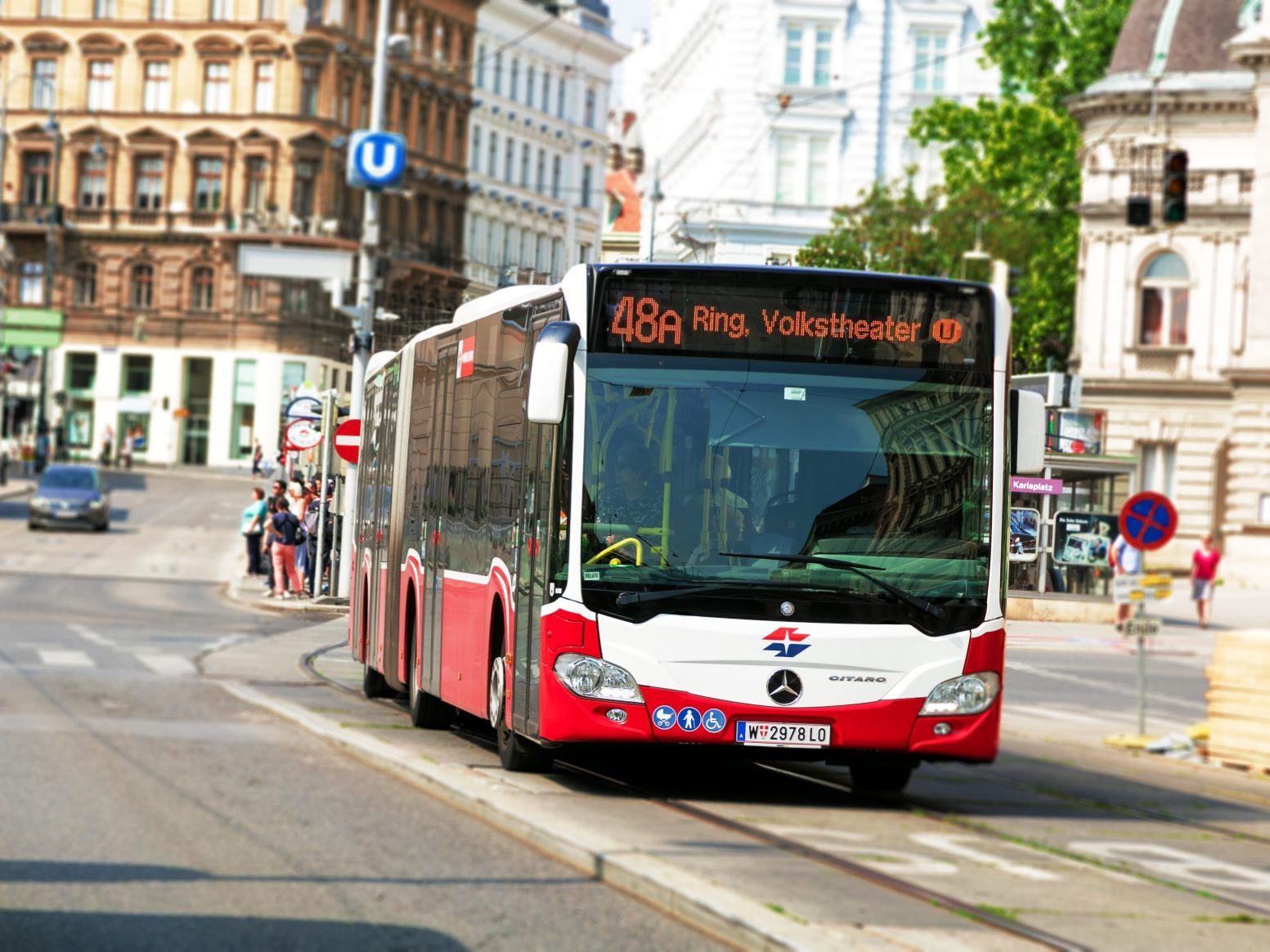 Die Buslinie 48A wird lokal umgeleitet. Die Buslinie 48A wird lokal umgeleitet.