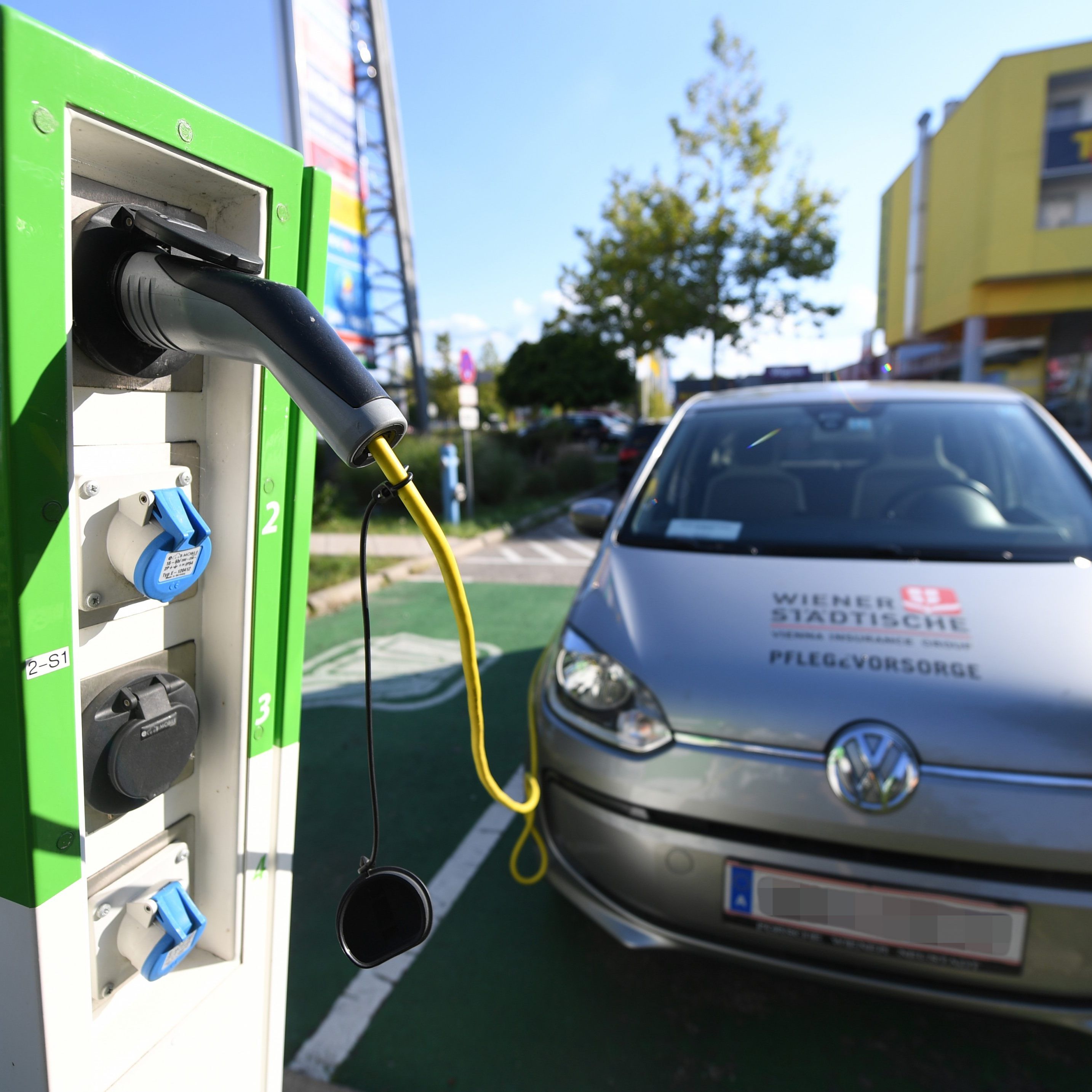 Die AK fordert ein Preismonitoring für das E-Tanken.