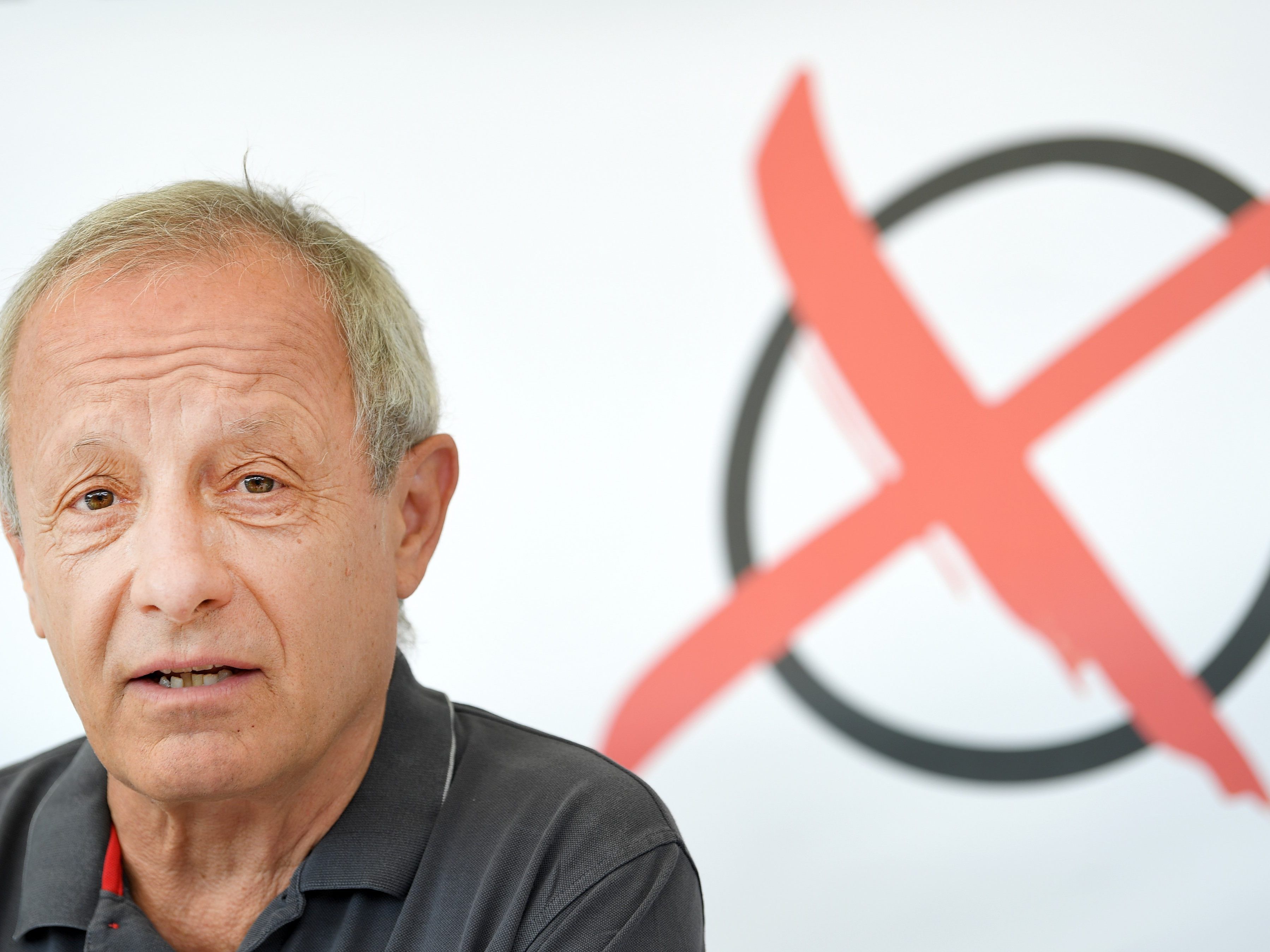 Peter Pilz vermutet ein "schwarzes Netzwerk". Peter Pilz vermutet ein "schwarzes Netzwerk".