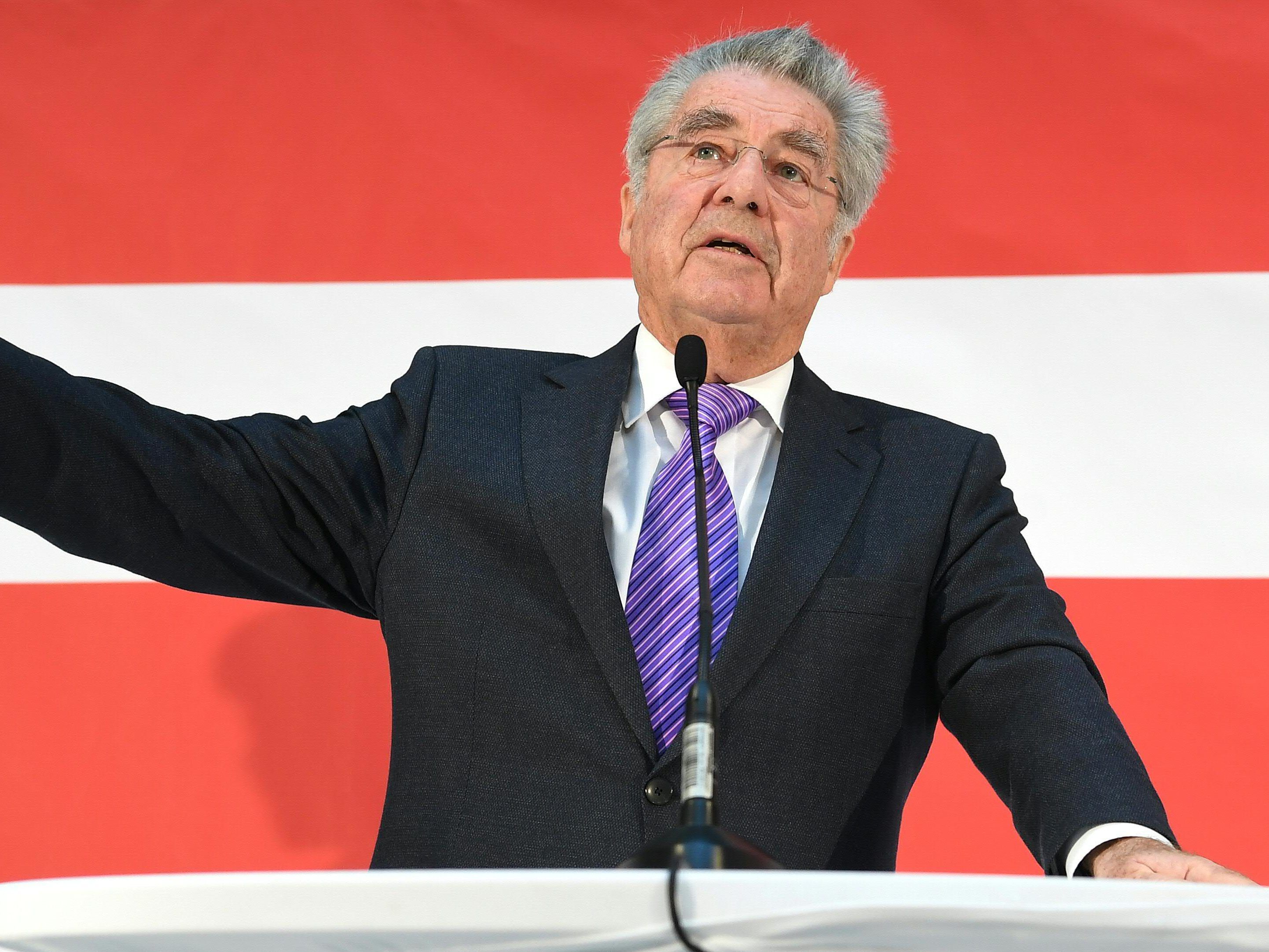 Fischer gilt als treuer Rapid-Fan. Fischer gilt als treuer Rapid-Fan.