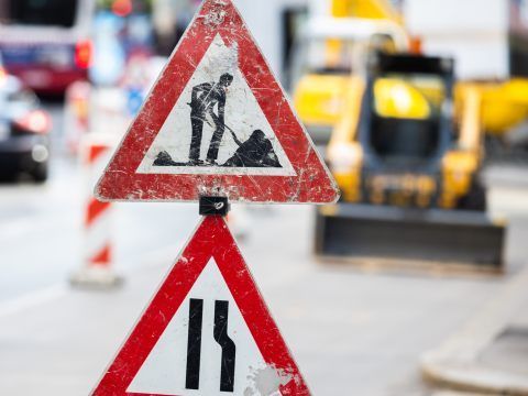 An der Kreuzung Wilhelminenstraße/Sandleitengasse in Wien-Ottakring wird gearbeitet. An der Kreuzung Wilhelminenstraße/Sandleitengasse in Wien-Ottakring wird gearbeitet.