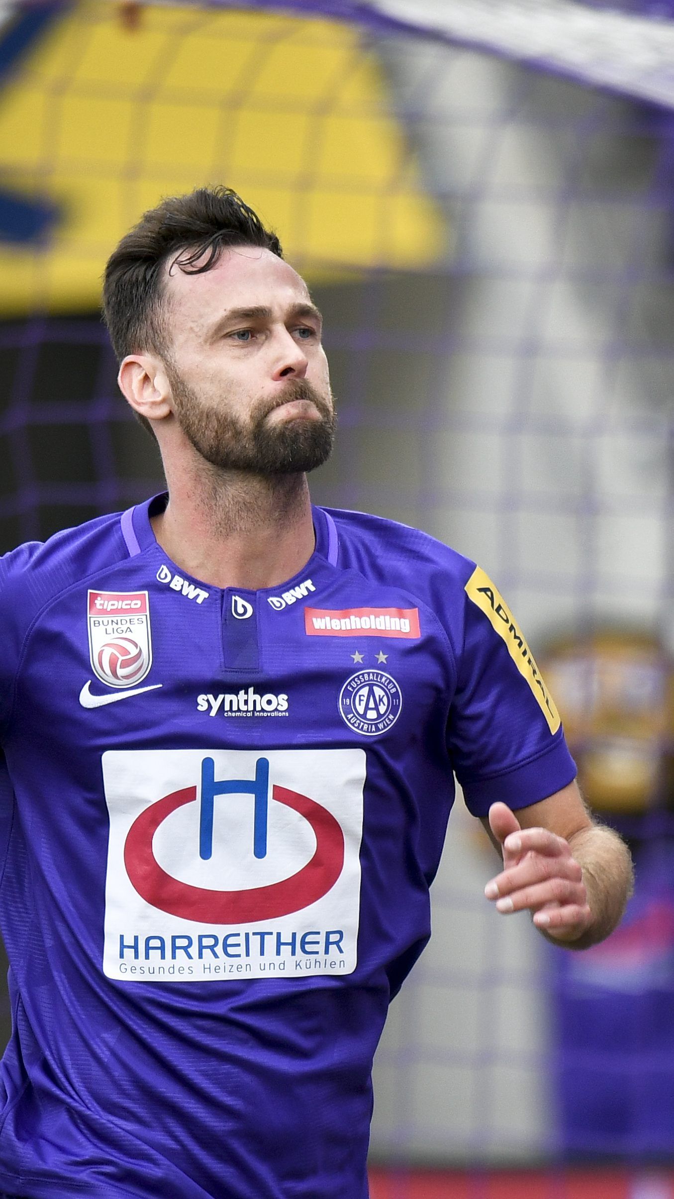 Austria Wiens Abwehrchef Michael Madl fällt sechs bis acht Wochen aus.