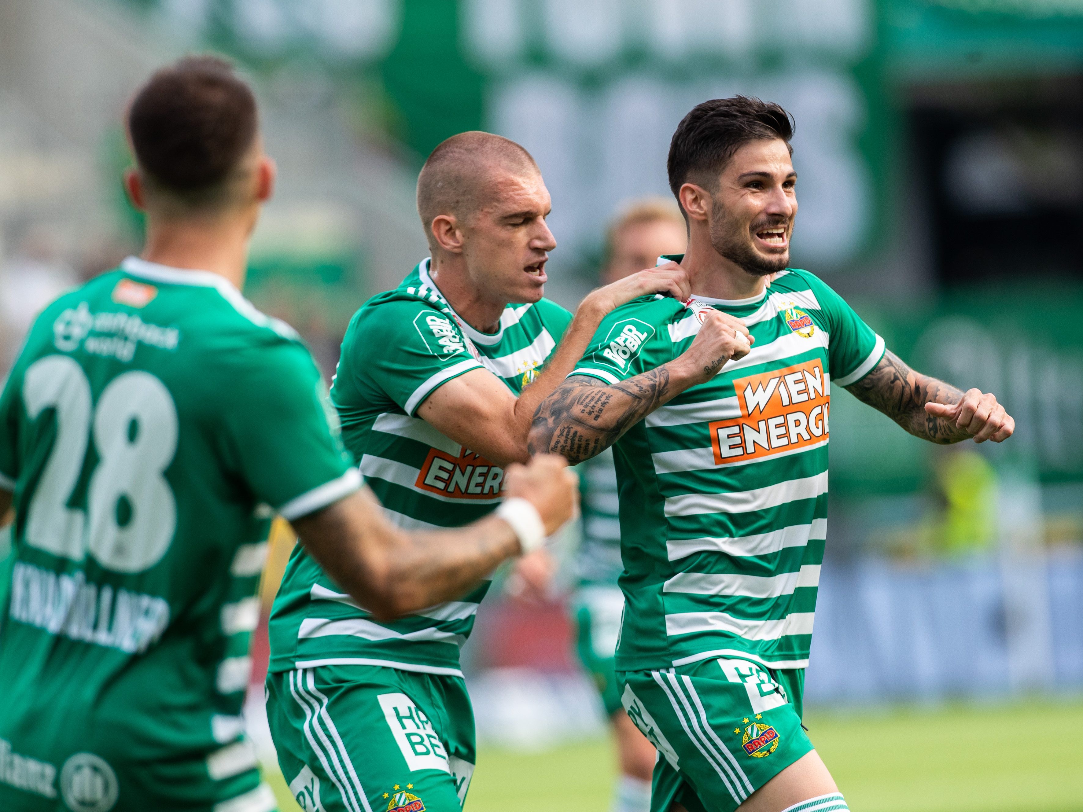 Rapid-Spieler Fountas brachte seine Mannschaft in Führung. Rapid-Spieler Fountas brachte seine Mannschaft in Führung.