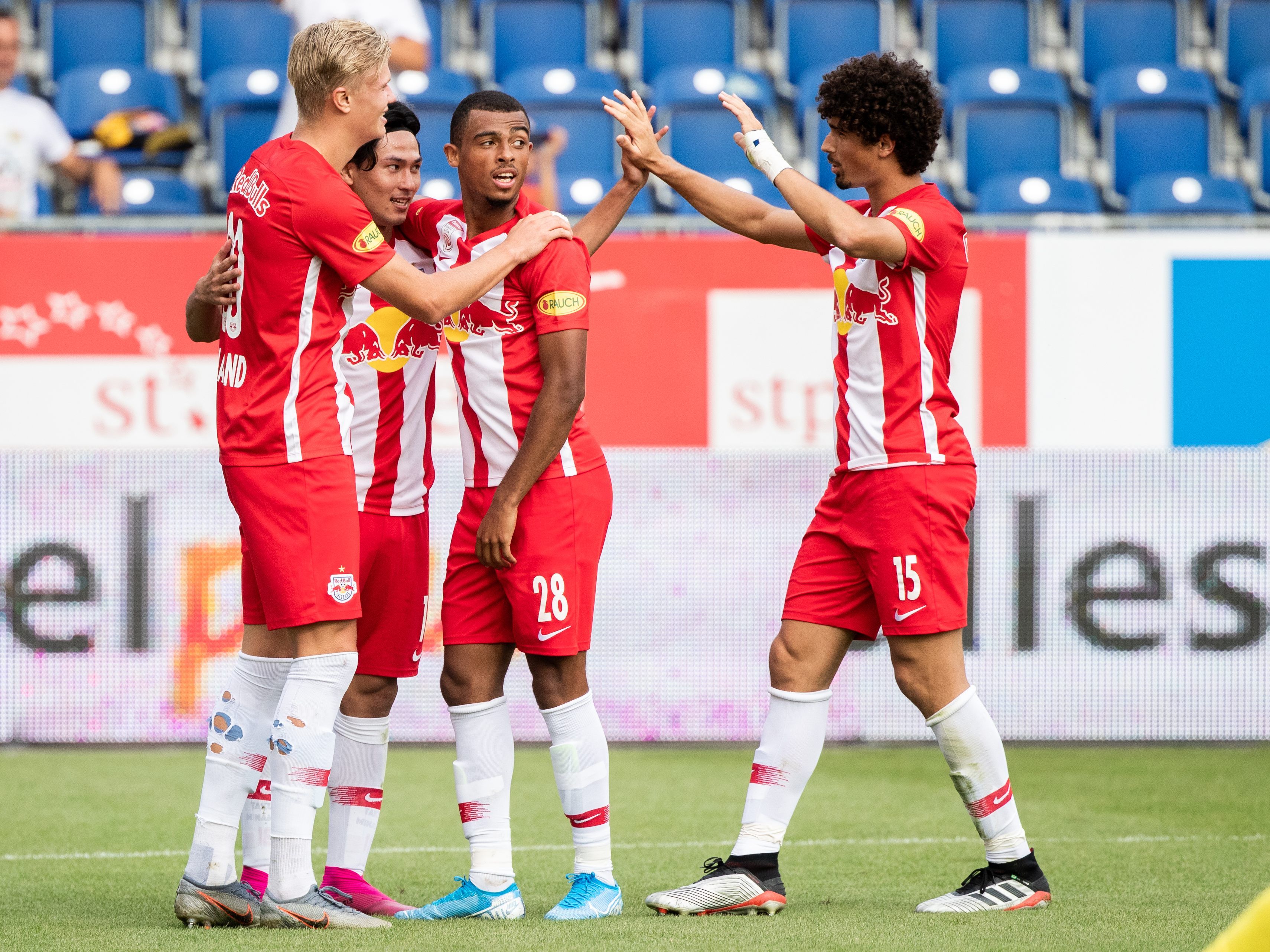 LIVE-Ticker zum Spiel Red Bull Salzburg gegen FC Admira ab 17.00 Uhr. LIVE-Ticker zum Spiel Red Bull Salzburg gegen FC Admira ab 17.00 Uhr.