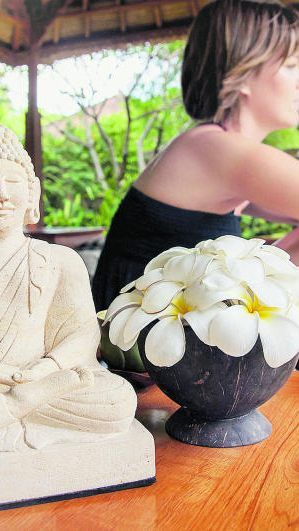 Wenn Angehörige ihre geliebten Mitmenschen zu Hause pflegen, dann sollten auch sie Hilfe annehmen – dafür gibt es mittlerweile verschiedene Angebote.