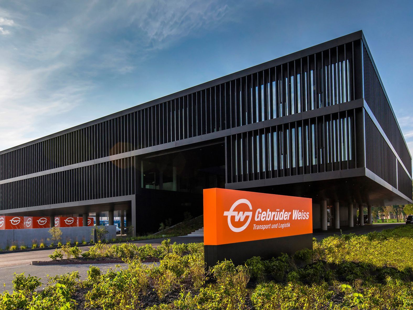 Gebrüder Weiss übernimmt den Tiroler Spediteur KK+M.