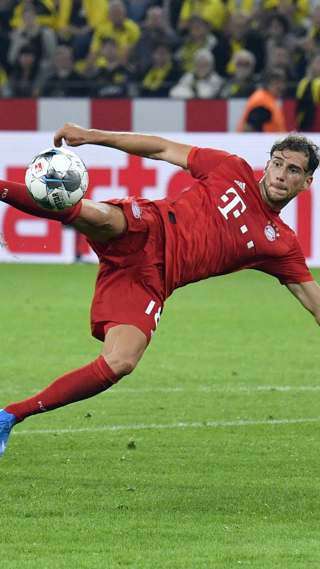 Leon Goretzka und Julian Weigl beim Super-Cup-Finale