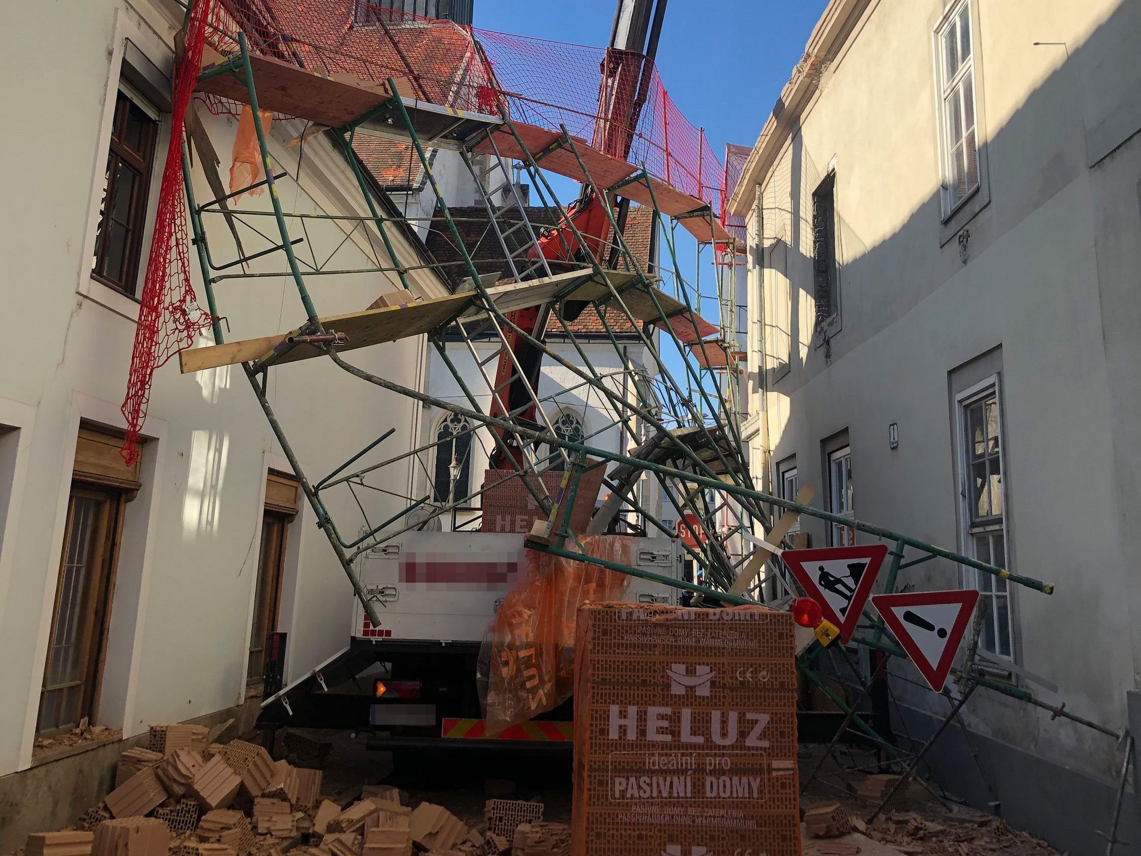 Der Feuerwehreinsatz dauerte knapp drei Stunden.