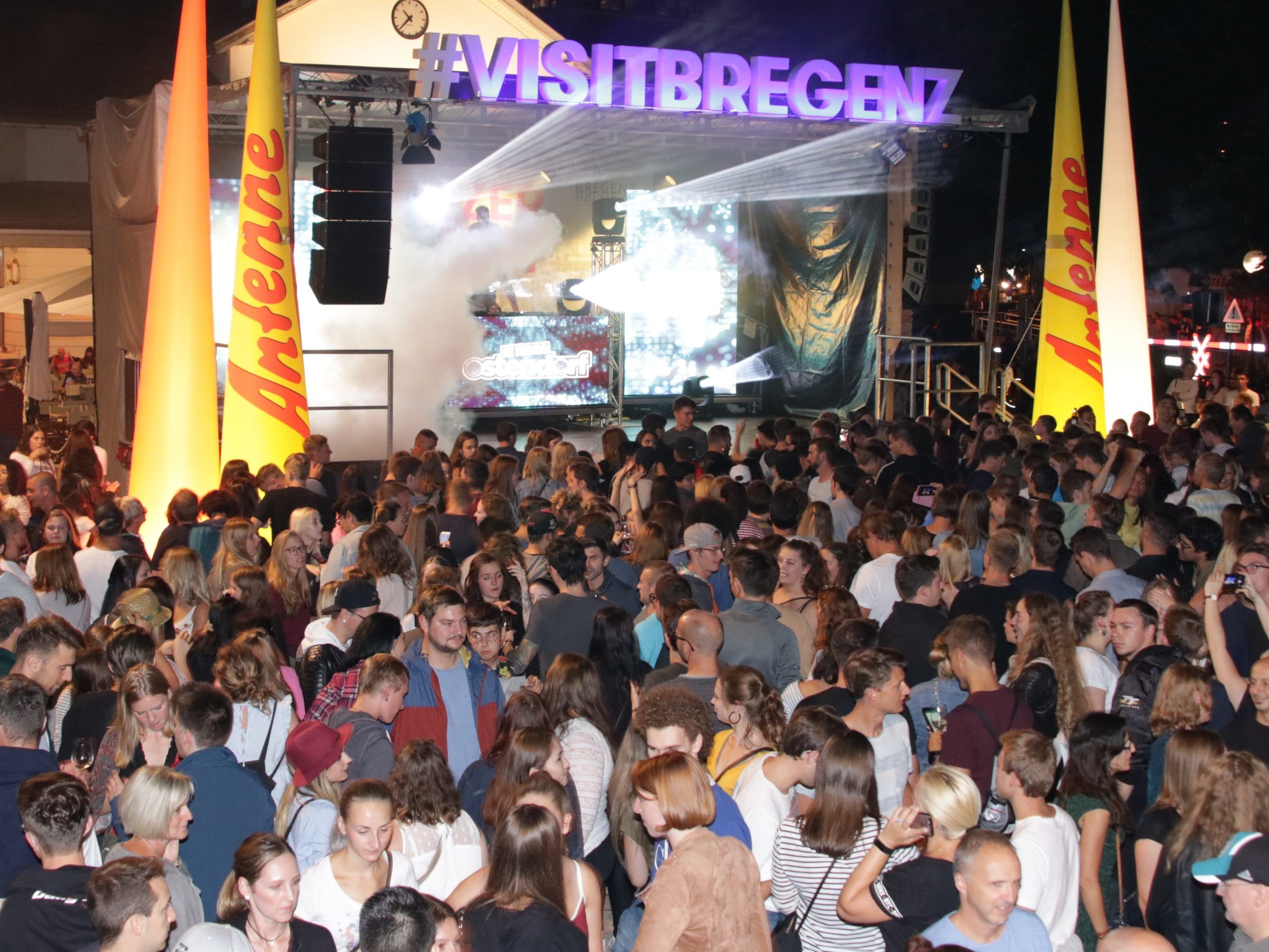 Partymix LIVE mit DJ Enrico Ostendorf beim Bregenzer Hafenfest 2019.