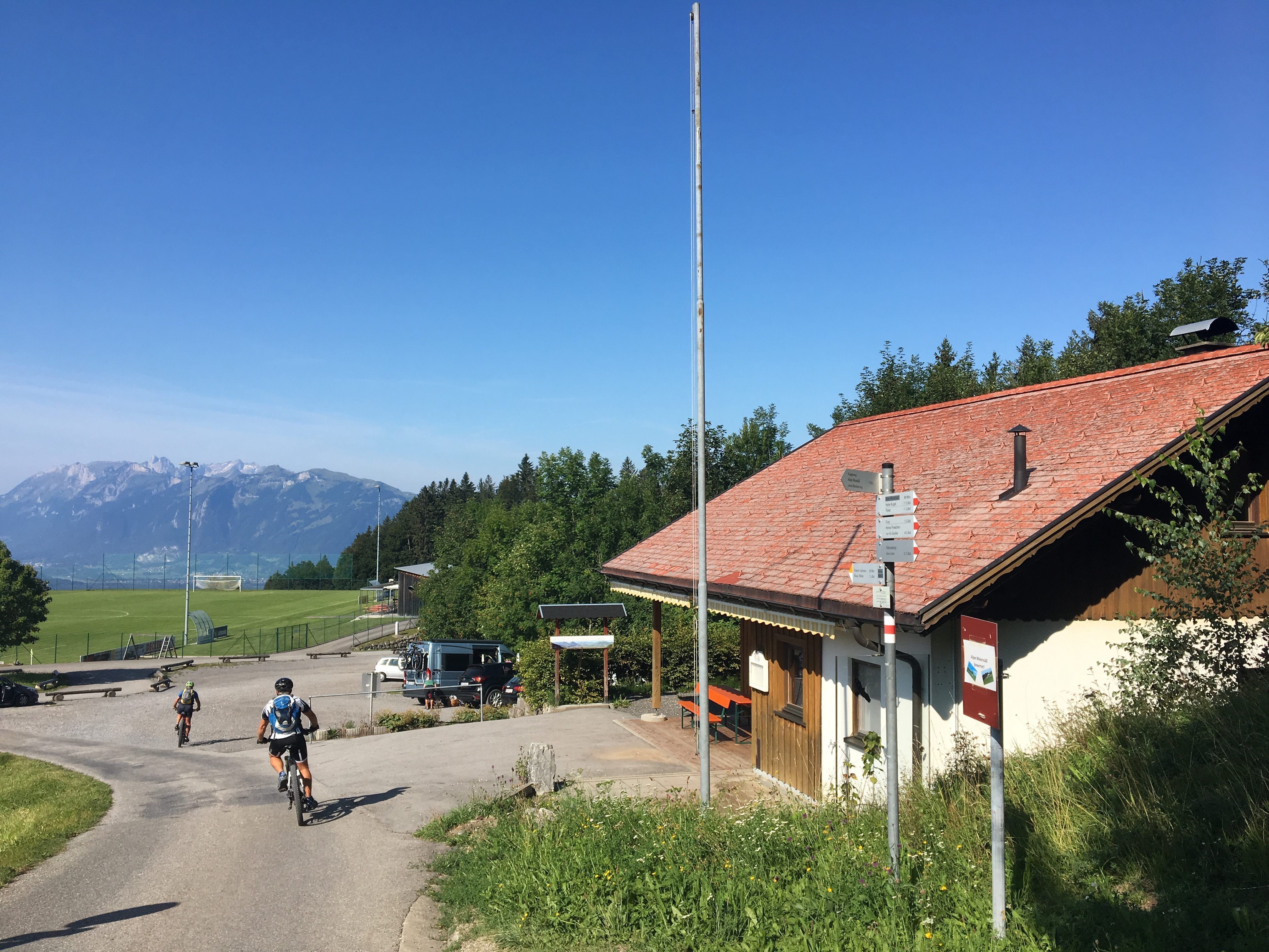 Waldrast derzeit geschlossen. Neuerliche Pächtersuche läuft.