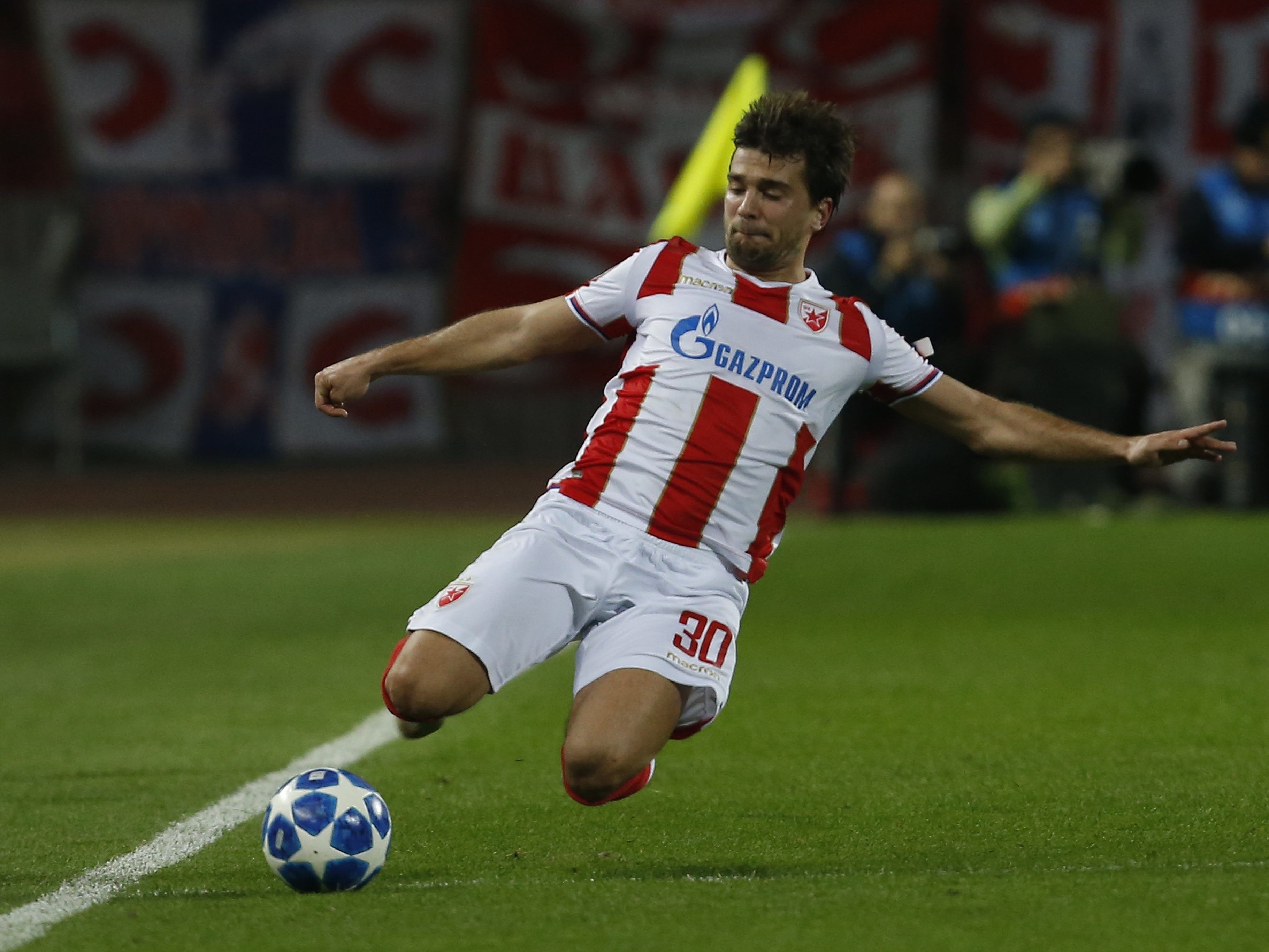 Filip Stojkovic schlüpft in das Dress von Rapid Wien.
