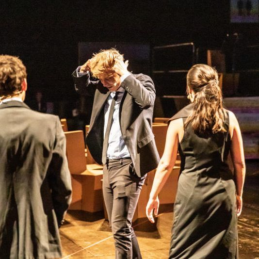 Uraufführung der musiktheatralen Installation "Wunderwandelwelt" überzeugt musikalisch