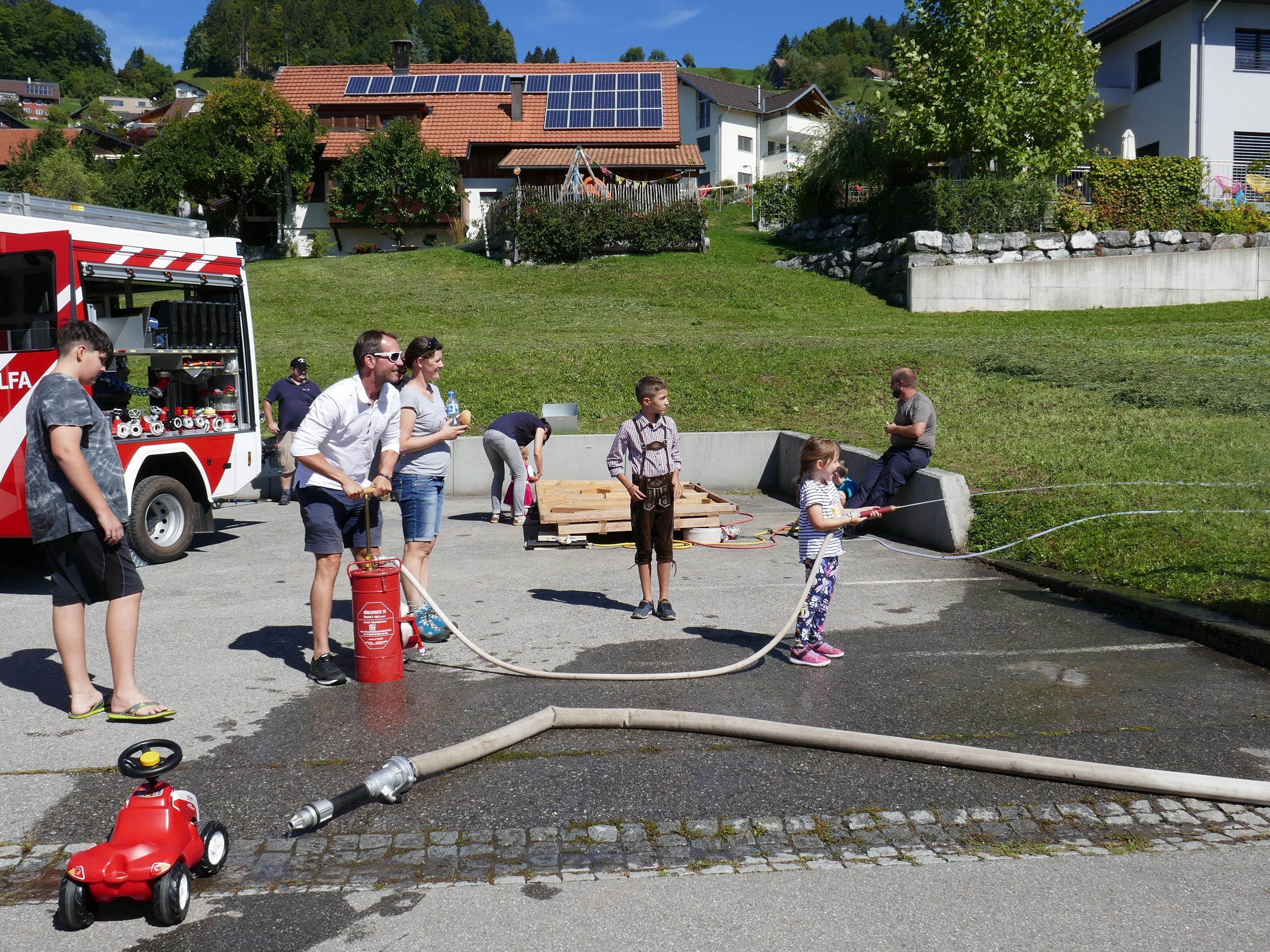 Zielspritze und Parcours - nicht nur für die Kleinen eine Gaude.