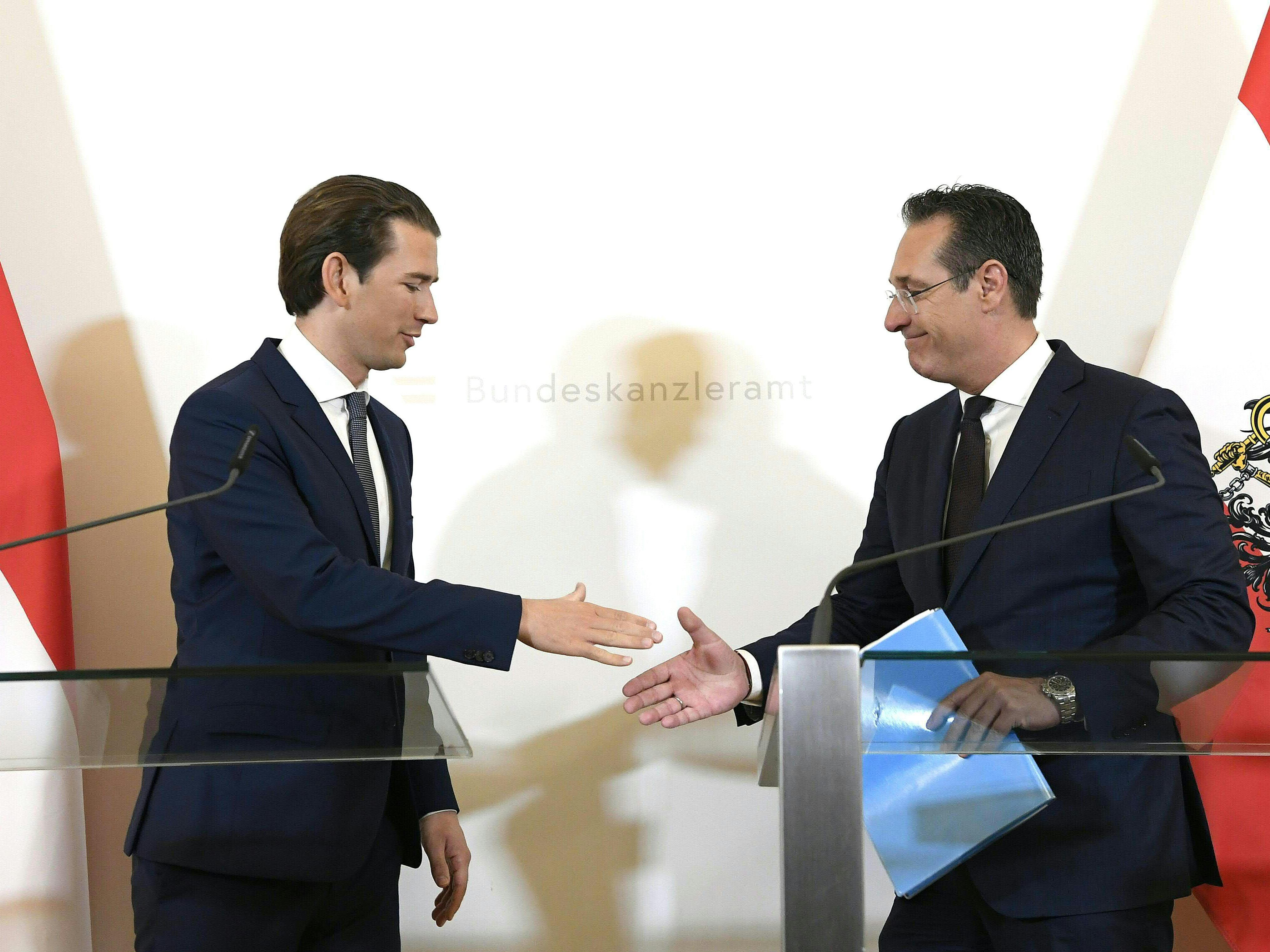 Die ÖVP droht, jeden zu verklagen, der behauptet, die Partei hätte etwas mit dem Ibiza-Video zu tun. Die ÖVP droht, jeden zu verklagen, der behauptet, die Partei hätte etwas mit dem Ibiza-Video zu tun.