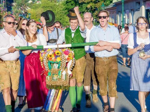 Am Neustifter Kirtag wollen die Parteien Wahlkampf betreiben.