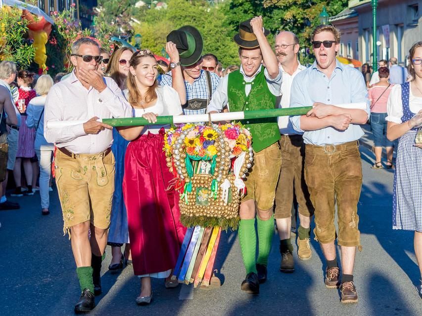 Der Neustifter Kirtag zählt zum Fixtermin im Wiener Heurigenkalender.