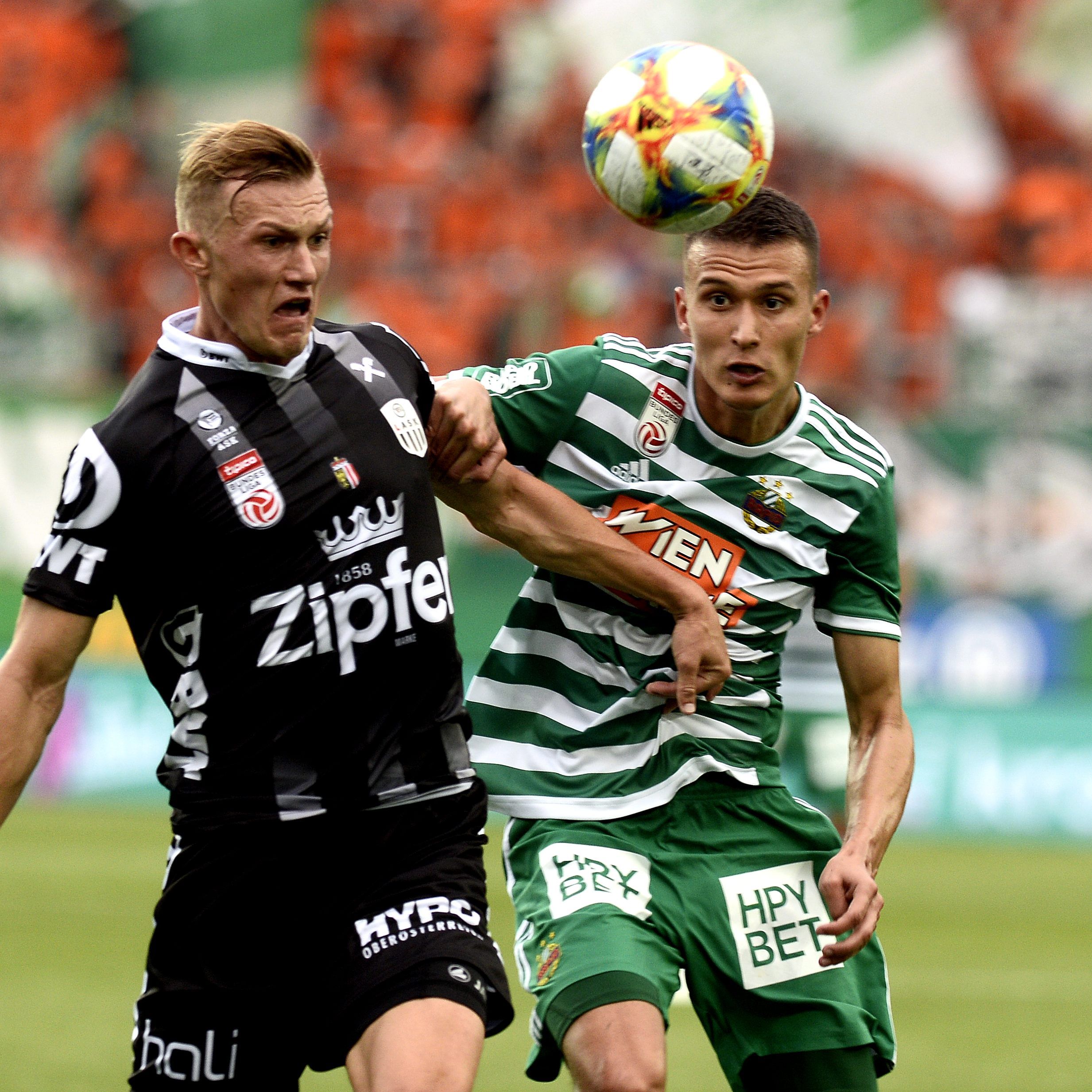 Besonders in der ersten Halbzeit forderten sich Rapid und LASK körperlich alles ab.