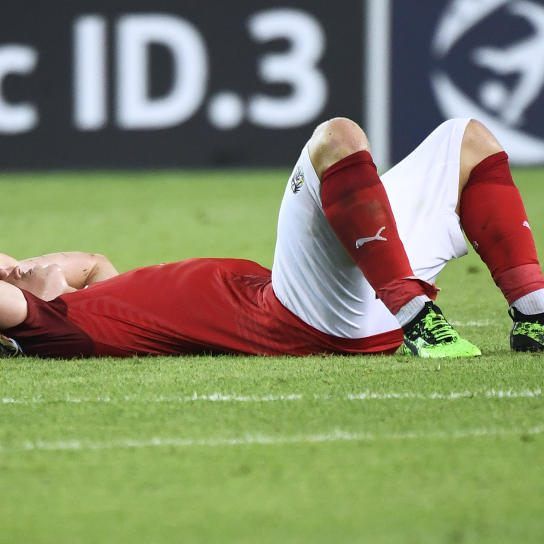 Xaver Schlager am Boden - hier bei einem U21 Ländermatch