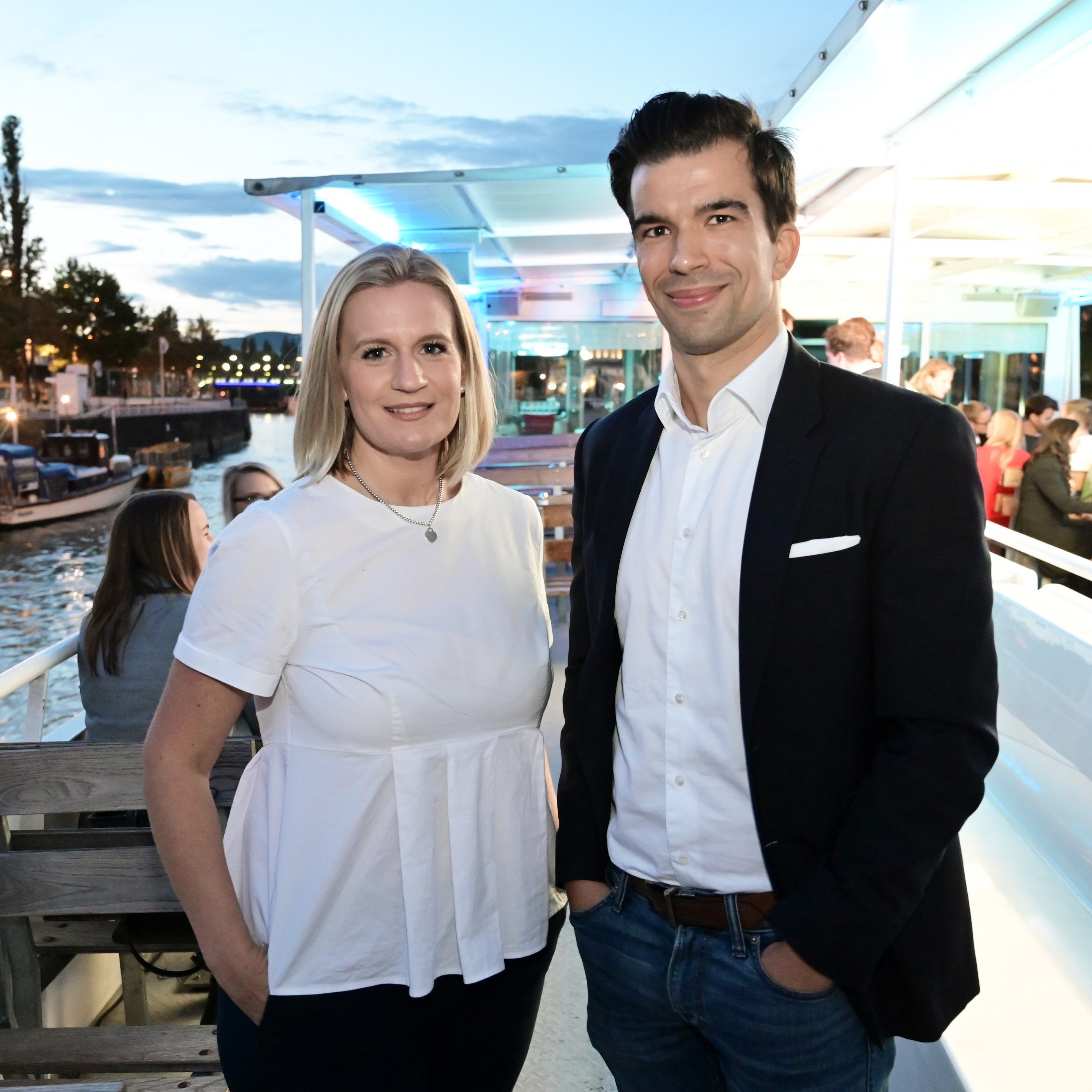 Digitale Seefahrer auf der blauen Donau.