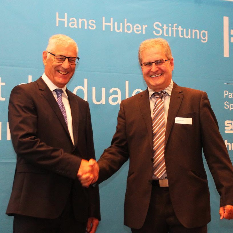 Stiftungsratspräsident Christian Fiechter mit Wendelin Eberle