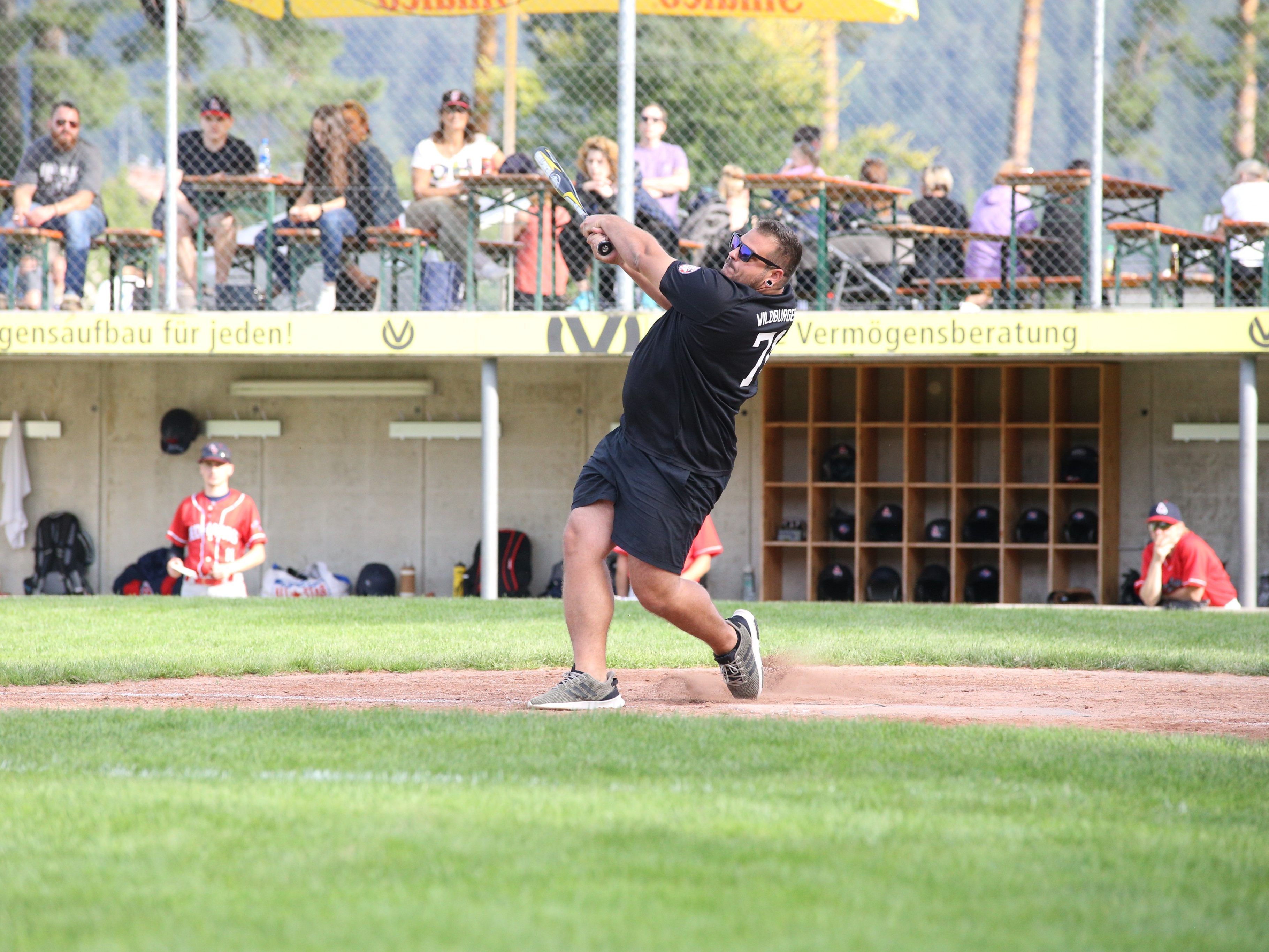 Kevin Wildburger's Home Run Schlag