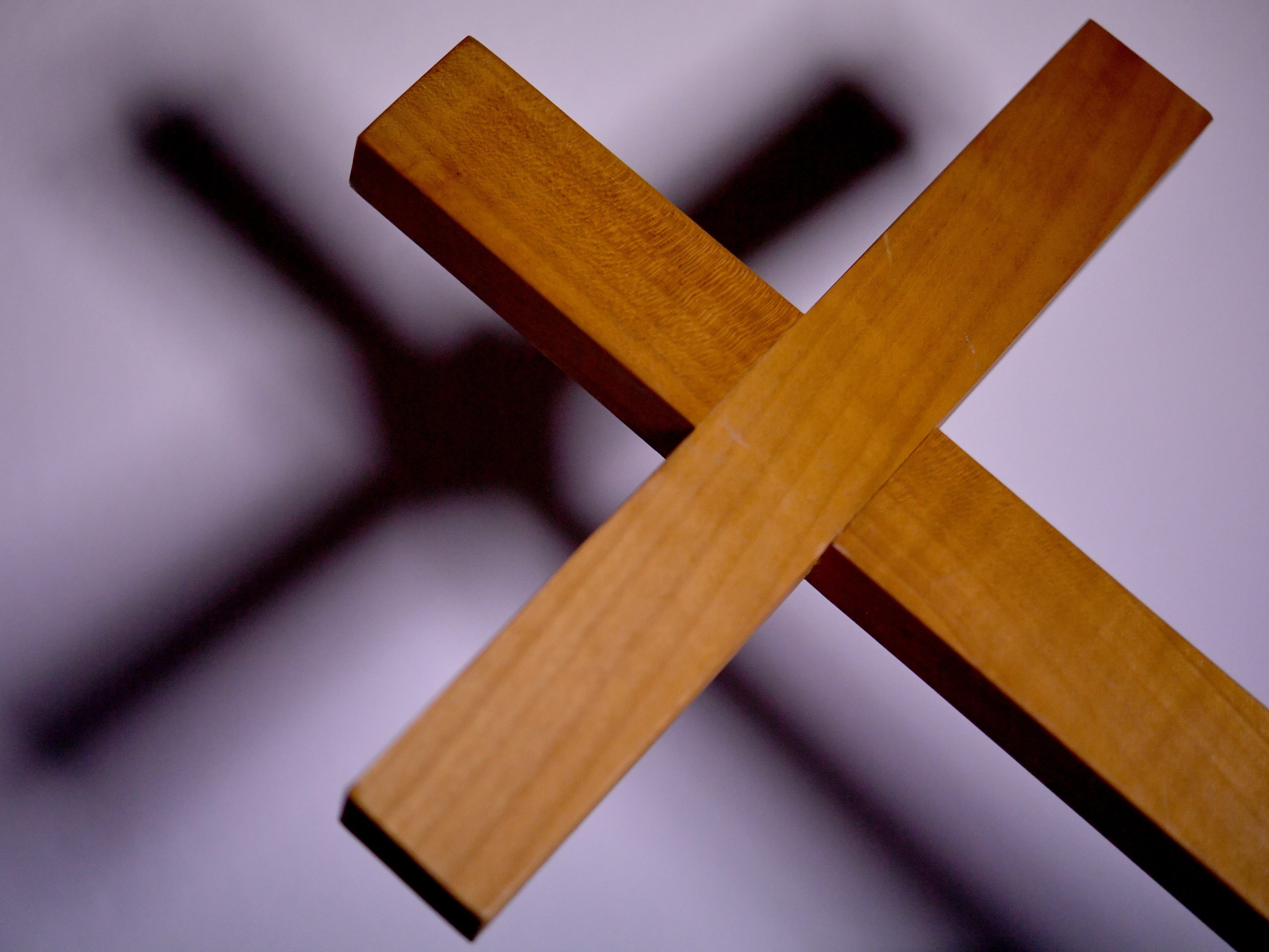 Die Kirchen fordern den Karfreitag als Feiertag zurück.