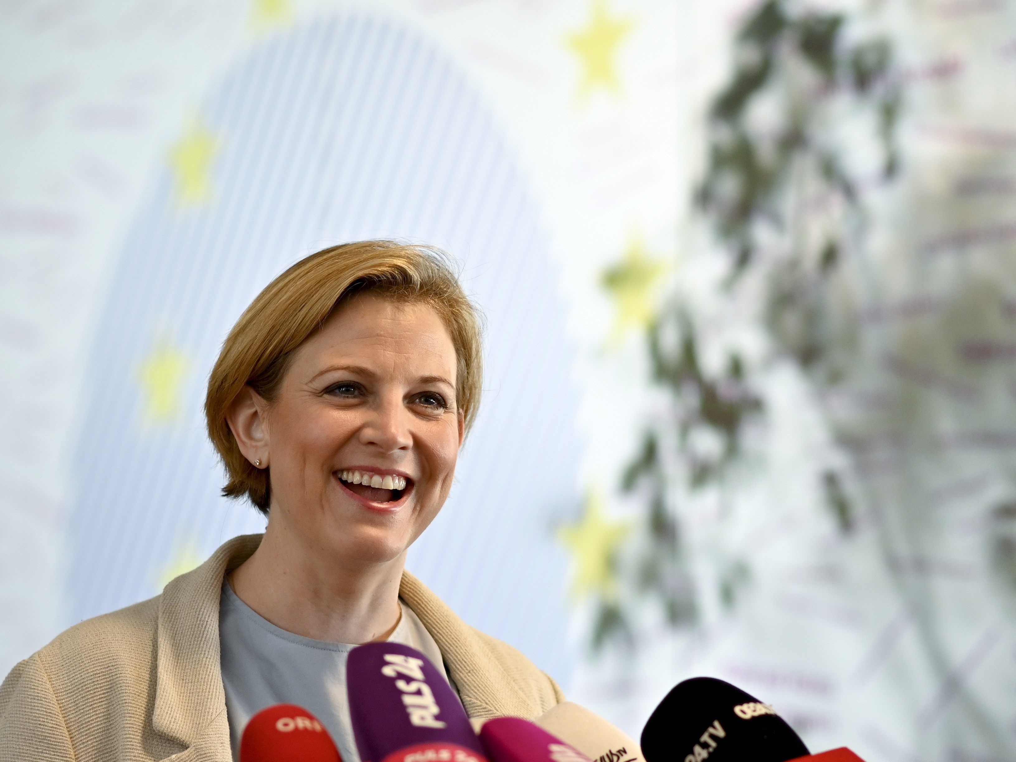 Die NEOS stehen für Koalitionsgespräche bereit.