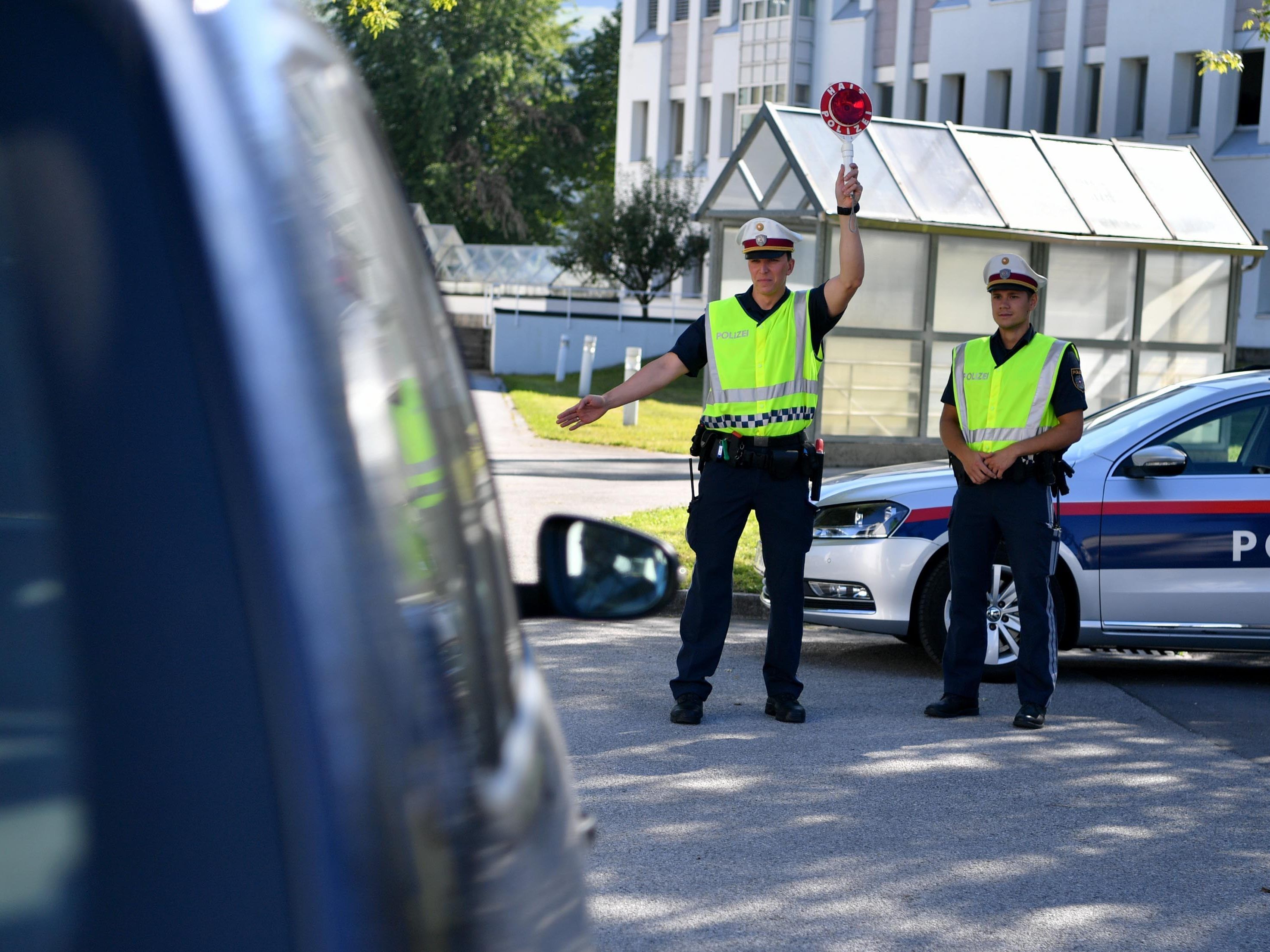 Dem Lenker droht der Führerscheinentzug.