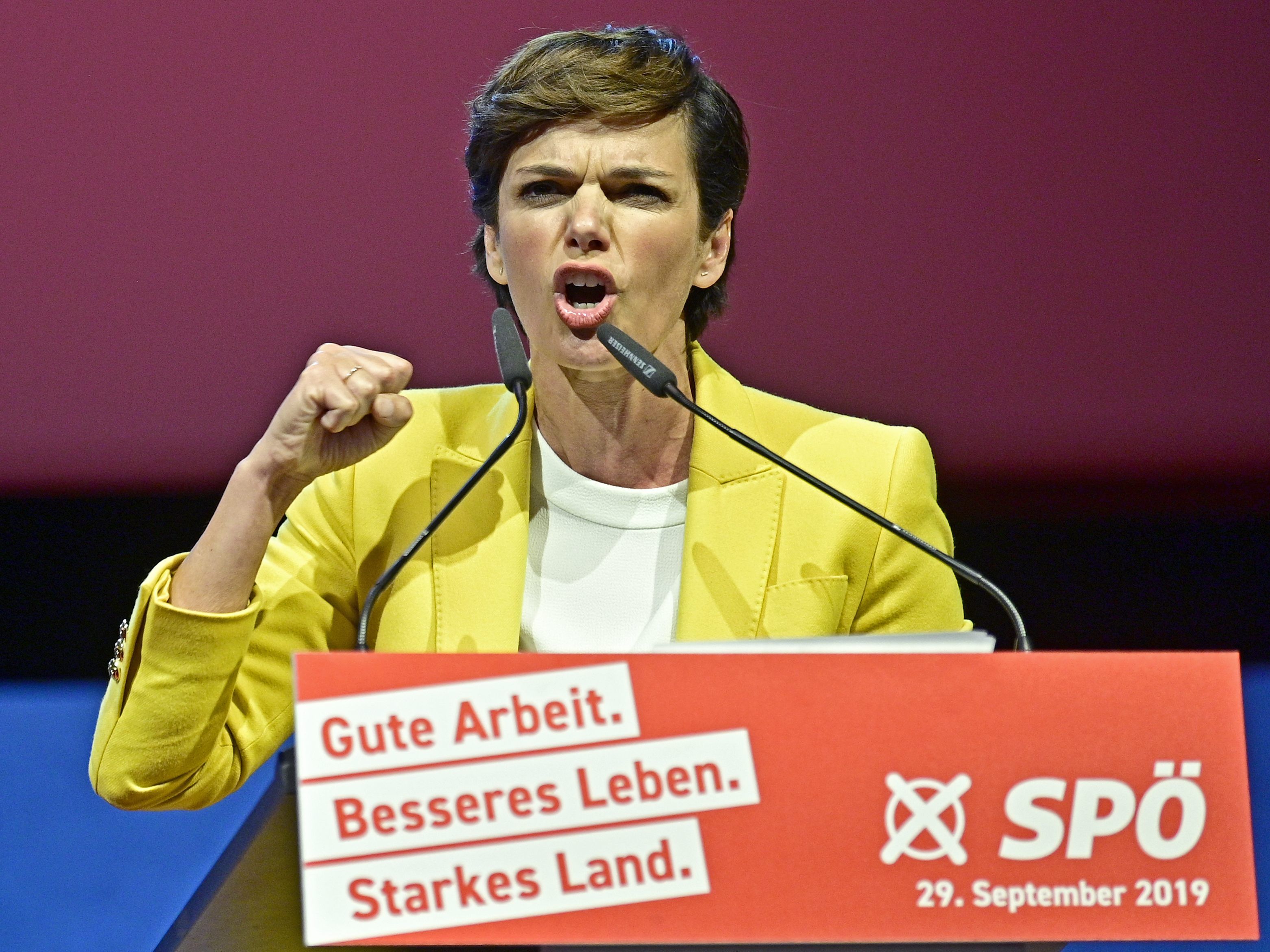 Rendi-Wagner liegt online im Wettkampf um Wählerstimmen vorne. Rendi-Wagner liegt online im Wettkampf um Wählerstimmen vorne.