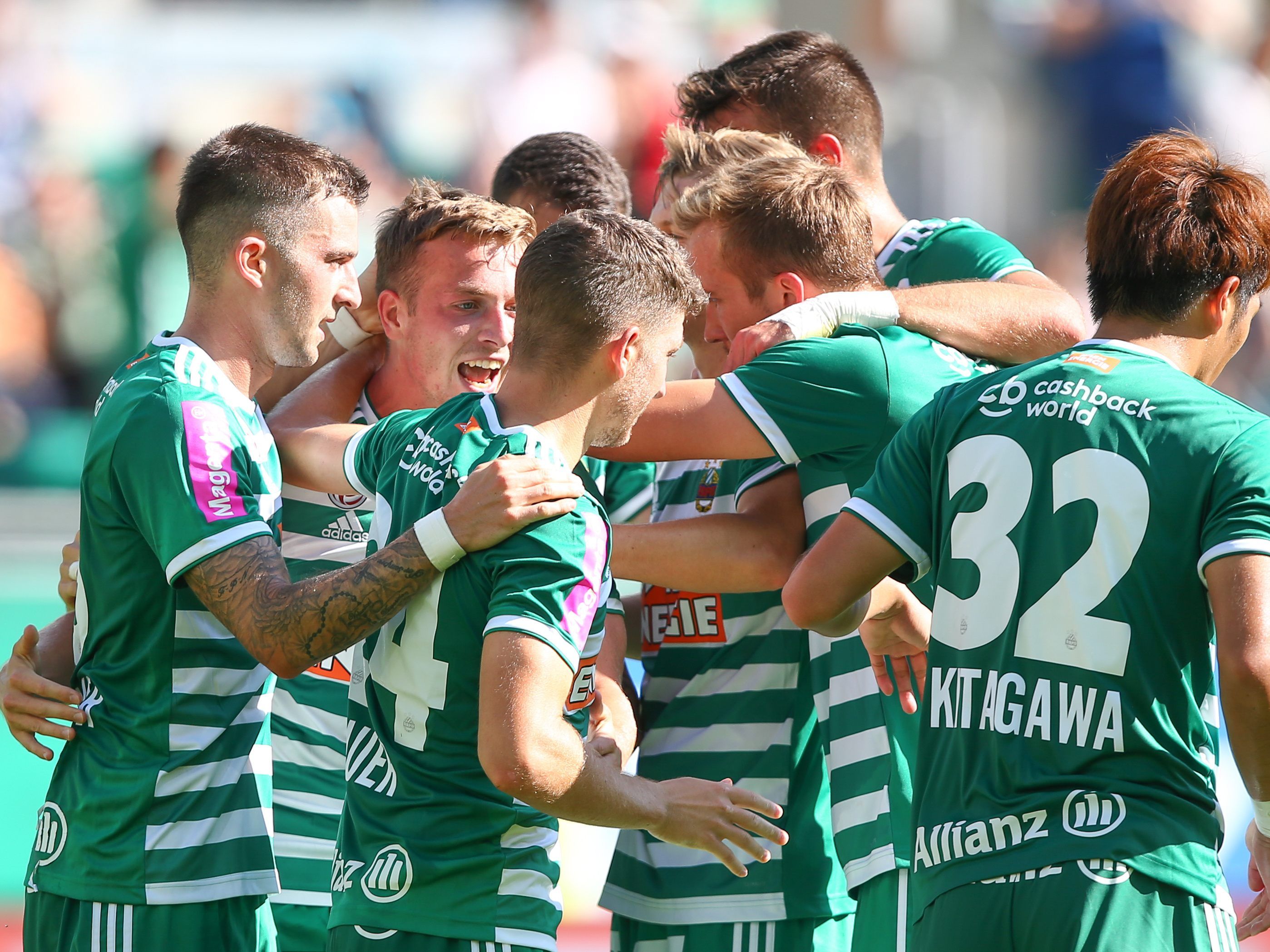 Bei Rapid Wien gibt es Grund zur Freude. Bei Rapid Wien gibt es Grund zur Freude.