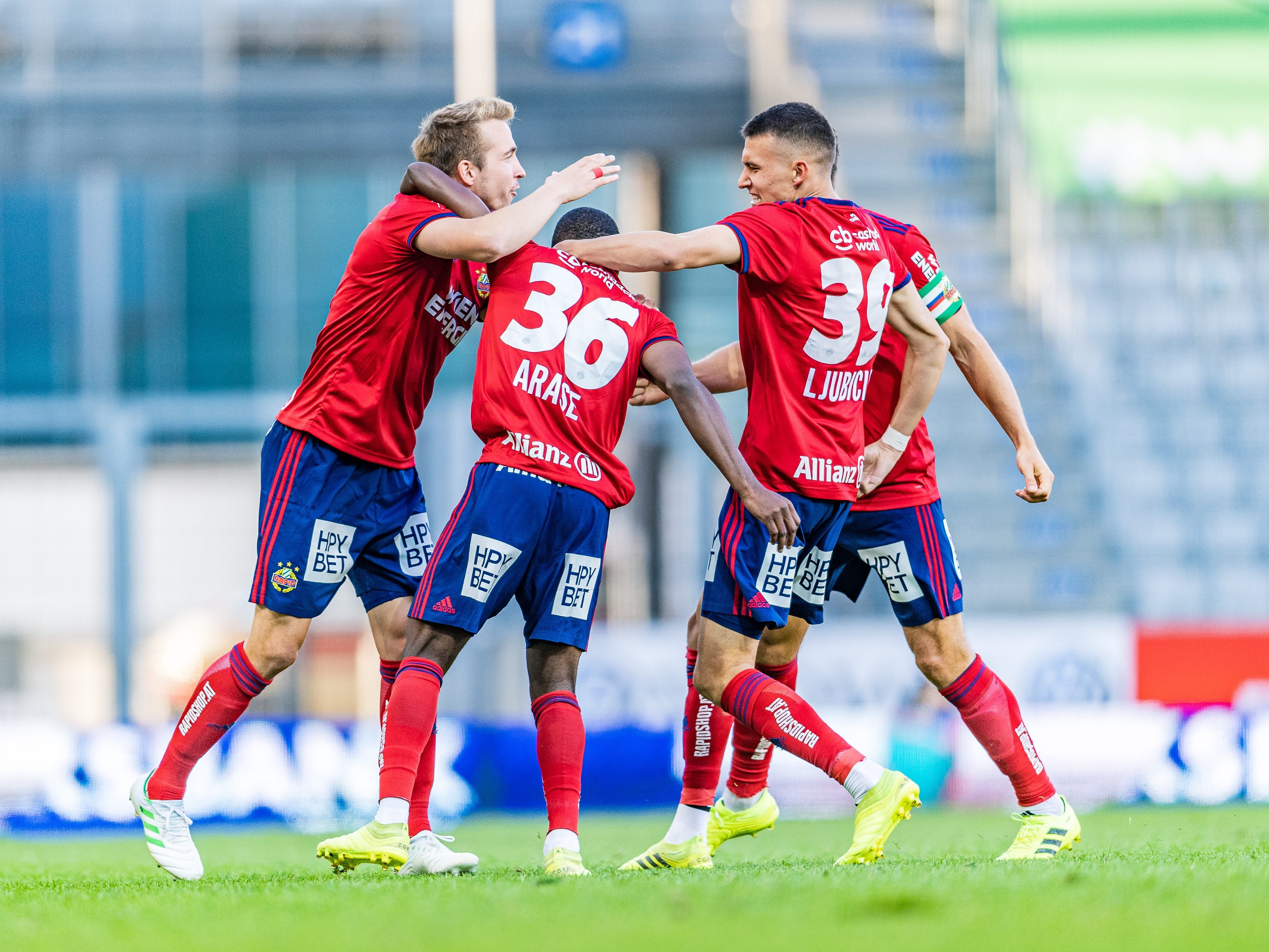 Rapid Wien kann sich gegen den Aufsteiger WSG Tirol klar durchsetzen.