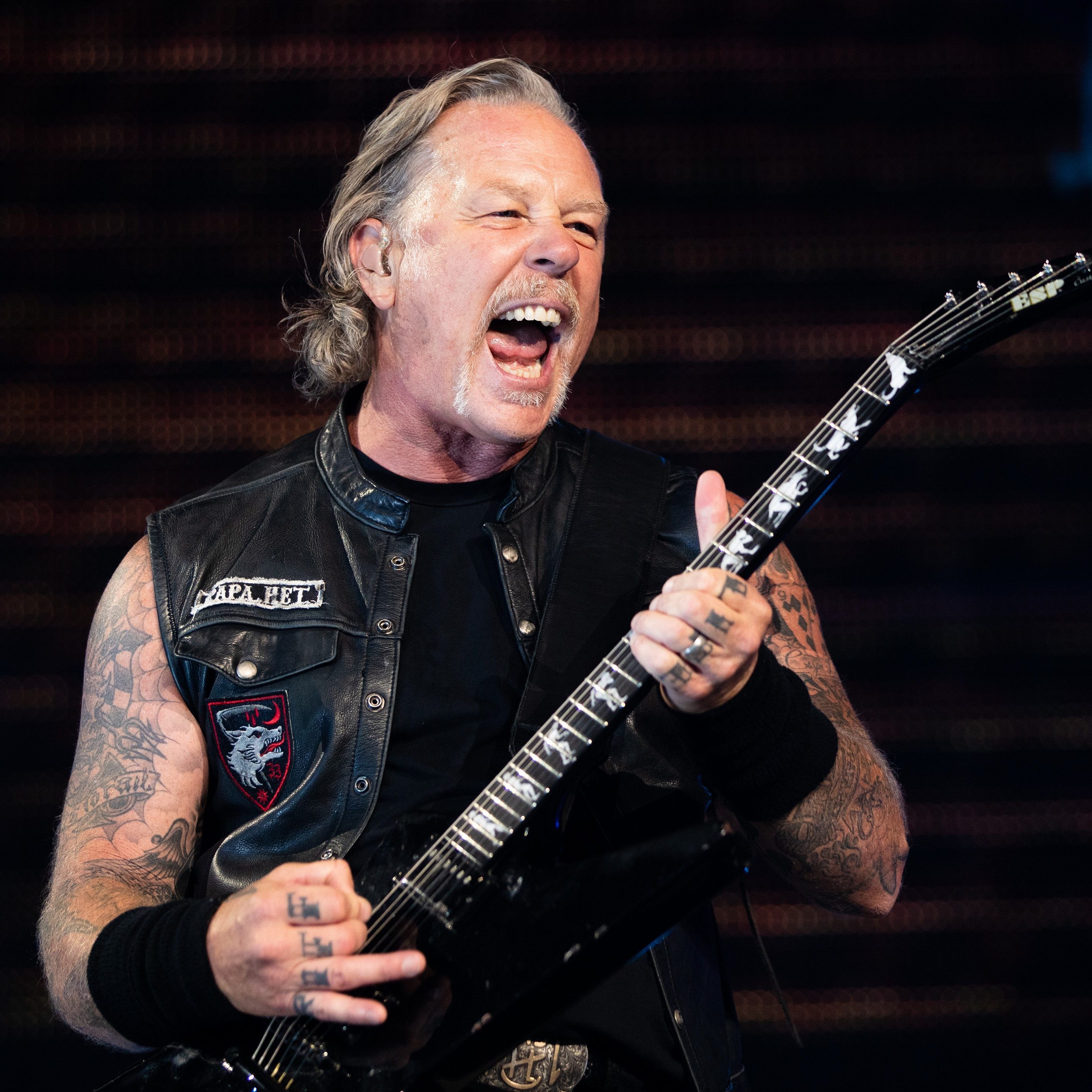 Der Metallica-Frontmann kämpft erneut gegen seine Suchterkrankung.